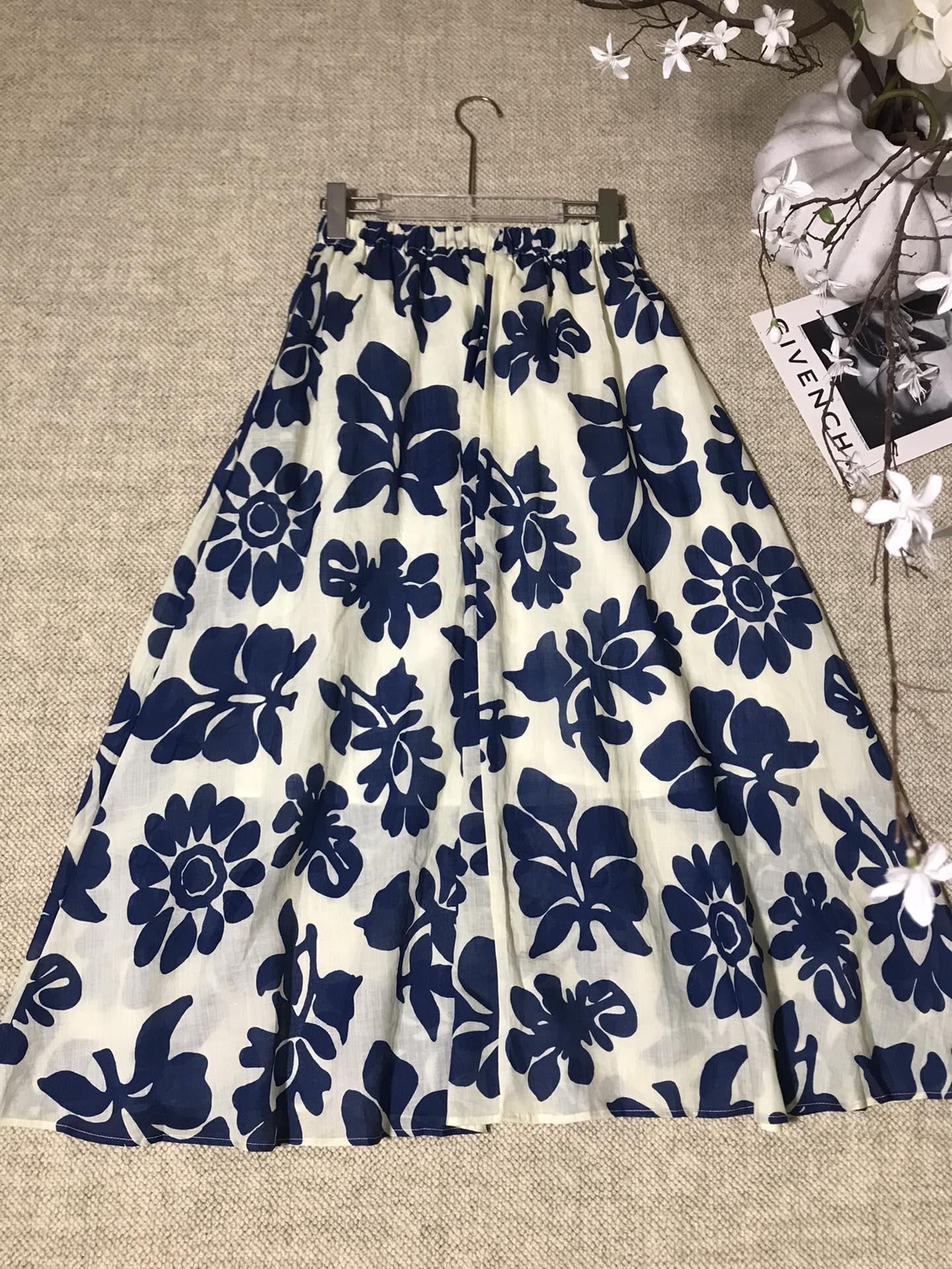 High-End Women’s Suit with Max Blast Recommendation and Plastered Sunflower Tiara - 图片 2