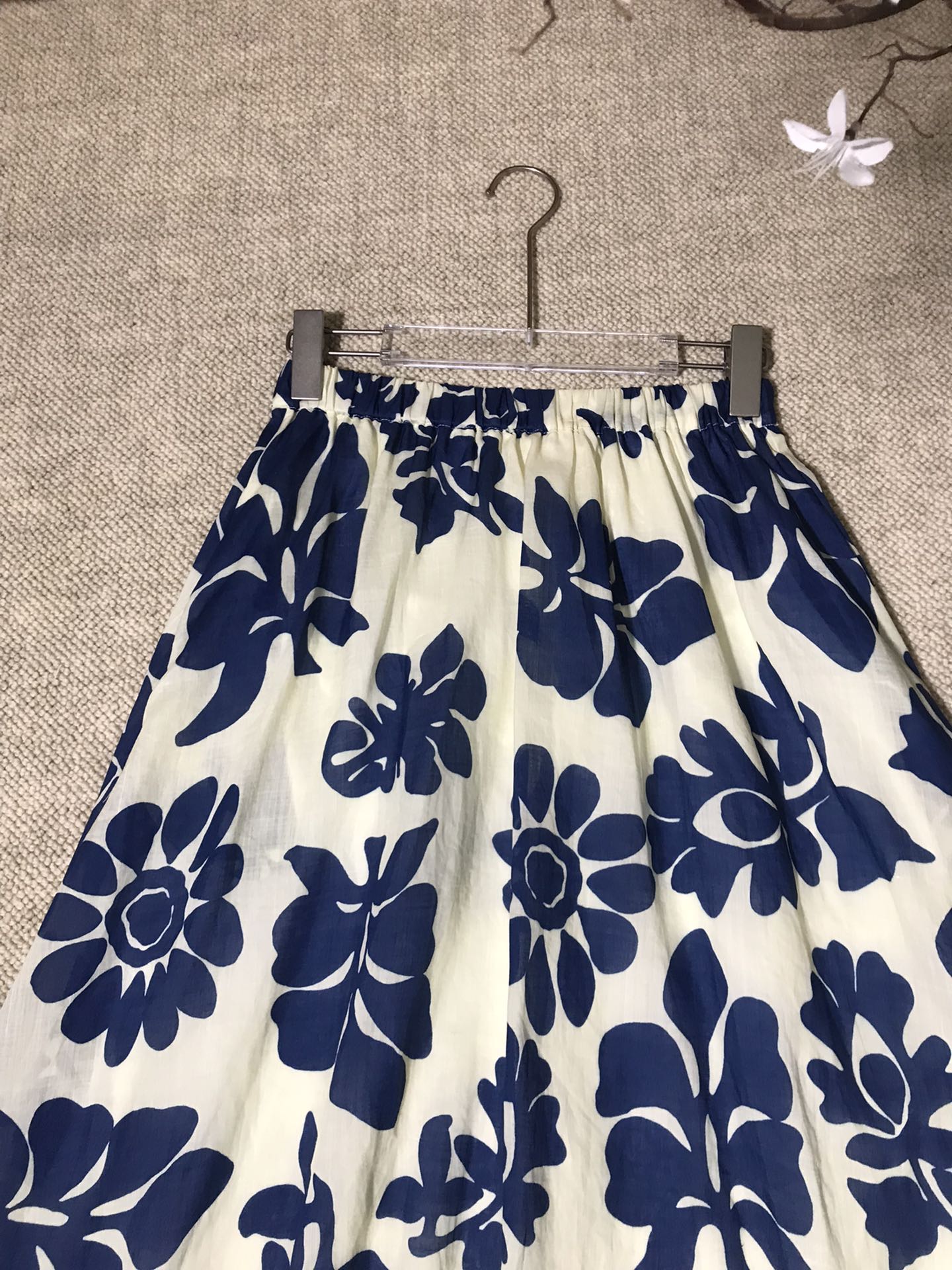High-End Women’s Suit with Max Blast Recommendation and Plastered Sunflower Tiara - 图片 3
