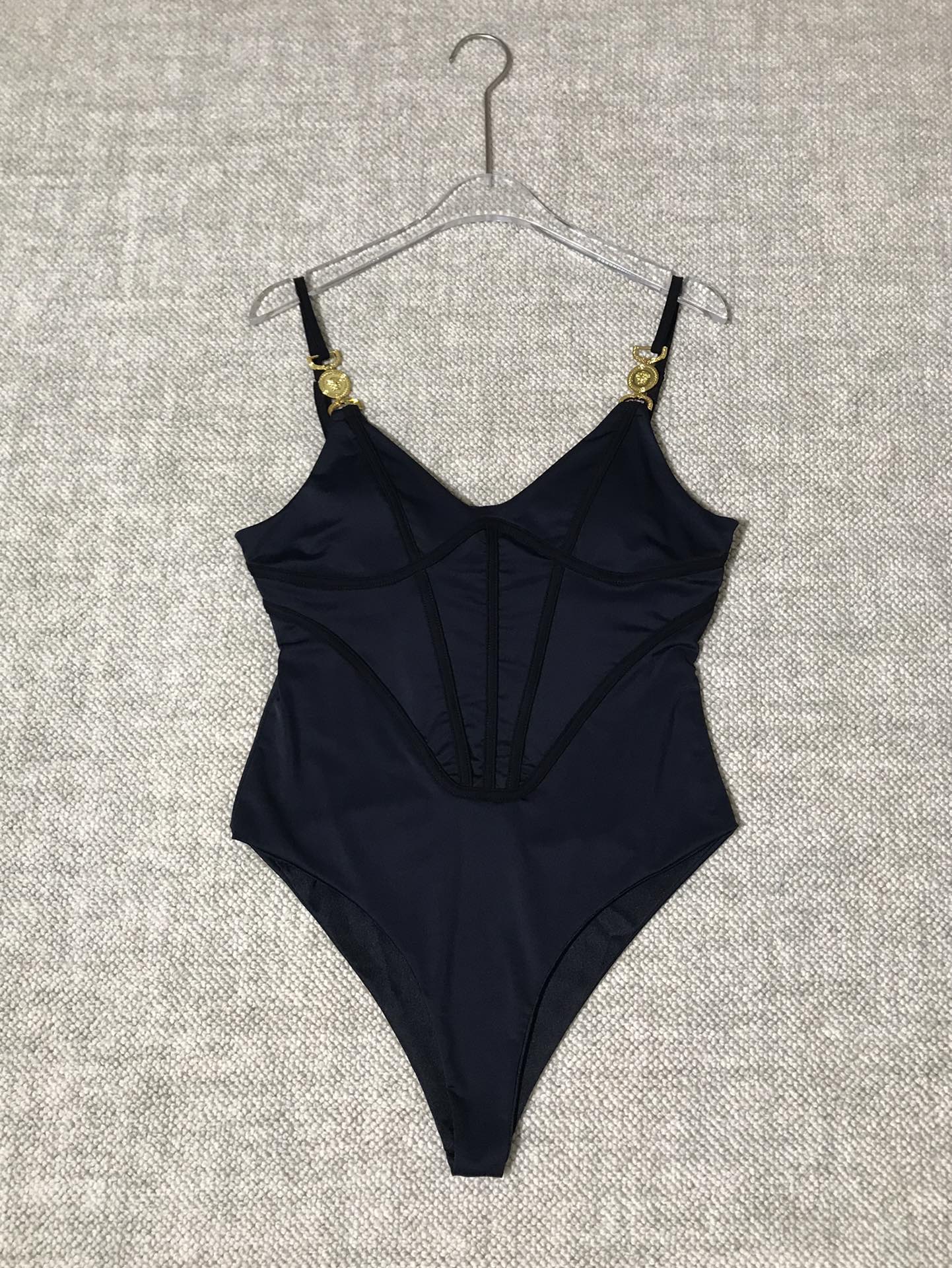 p437 High Quality Women ‘ s Clothes Packed with versace/Francissor Zenium