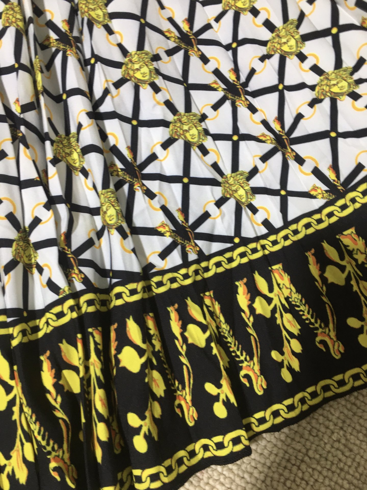 Luxury Women’s Clothing: Versace/Vanthru Packaging, Medusa-Inspired Styles in Various Sizes - 图片 8