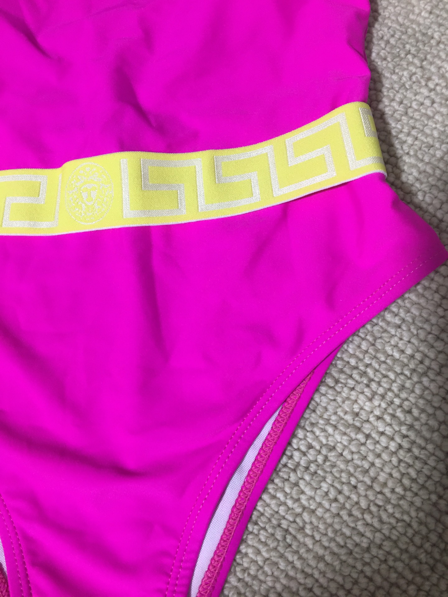 High-end Women’s Clothes with Versace/Vanthschure Colors, Yellow Edge Plots, No Cuff Tights - 图片 5