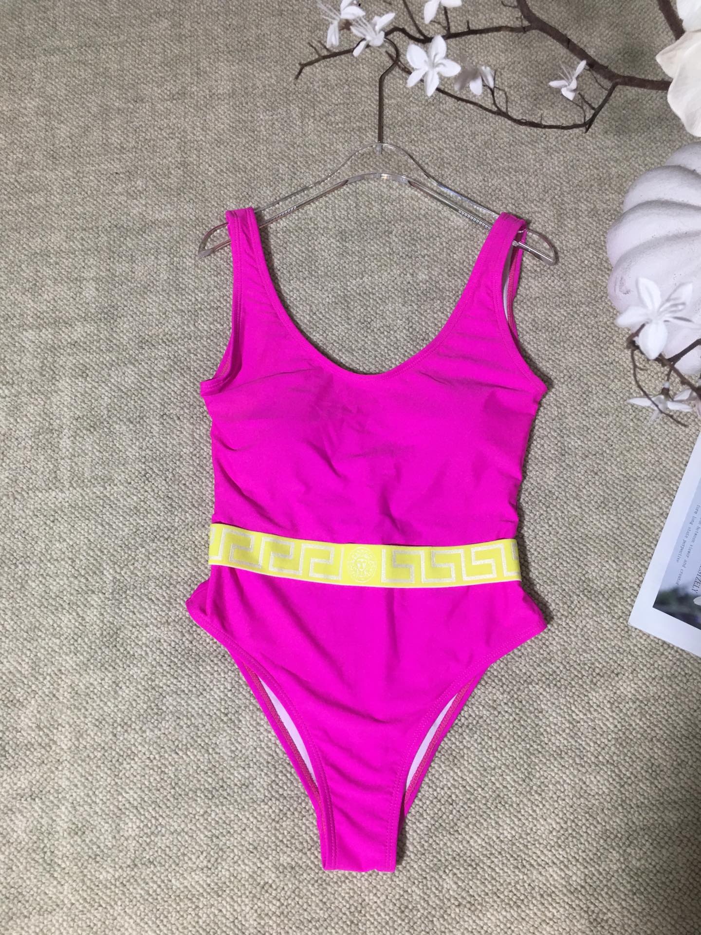 High-end Women’s Clothes with Versace/Vanthschure Colors, Yellow Edge Plots, No Cuff Tights - 图片 1