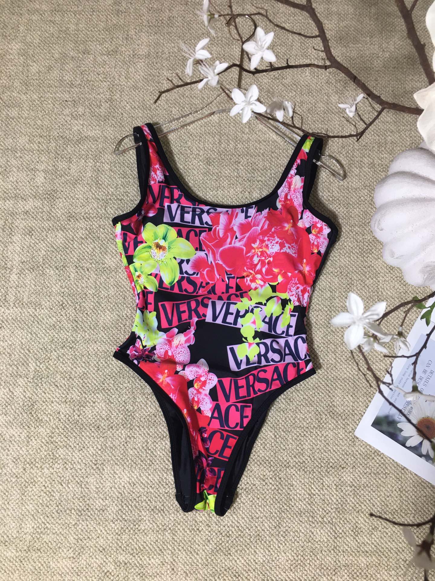 High-end Women’s Clothes: Versace/Francische Red Flowers Collection with Unique Design 🔥