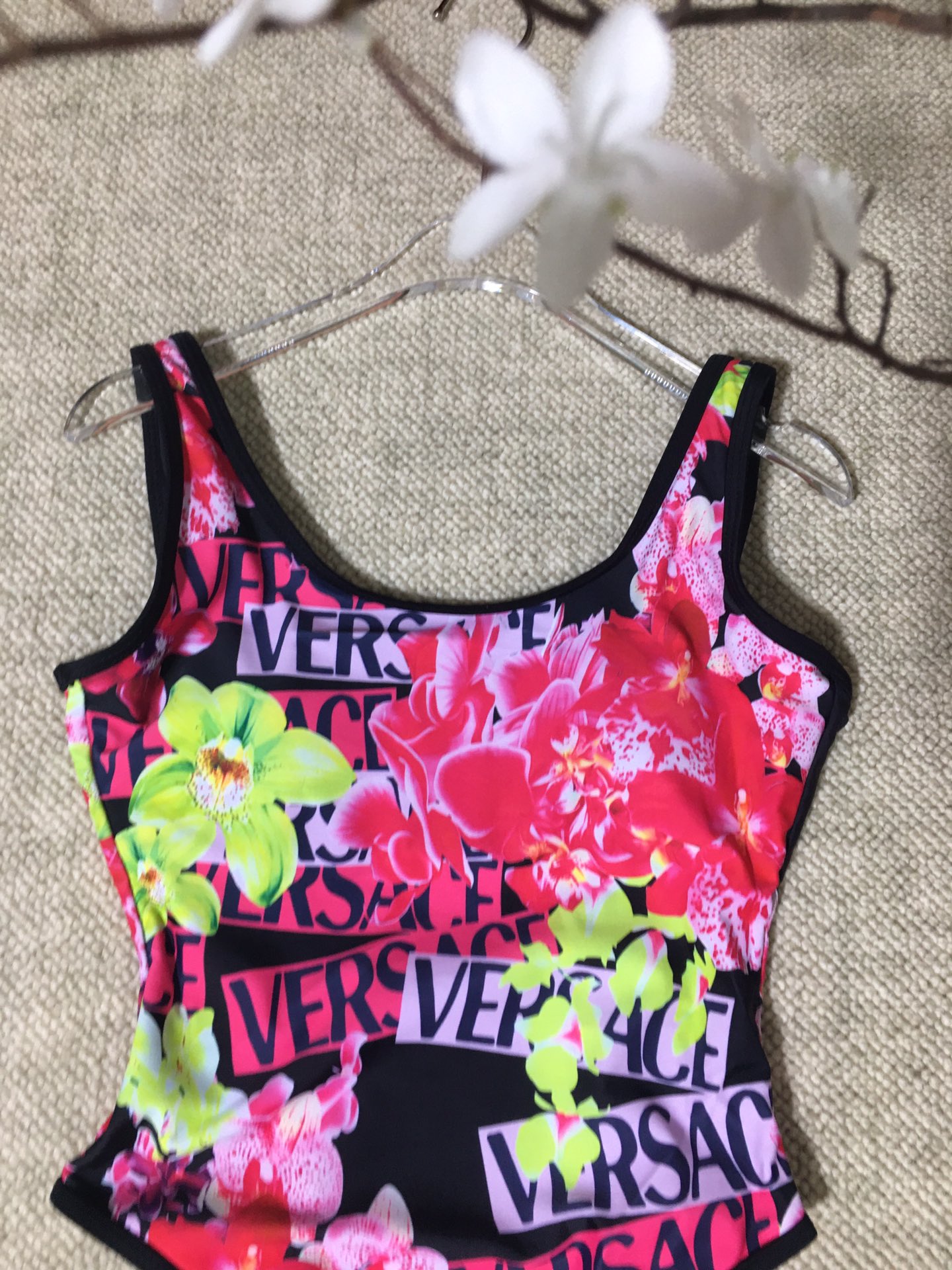 High-end Women’s Clothes: Versace/Francische Red Flowers Collection with Unique Design 🔥 - 图片 3