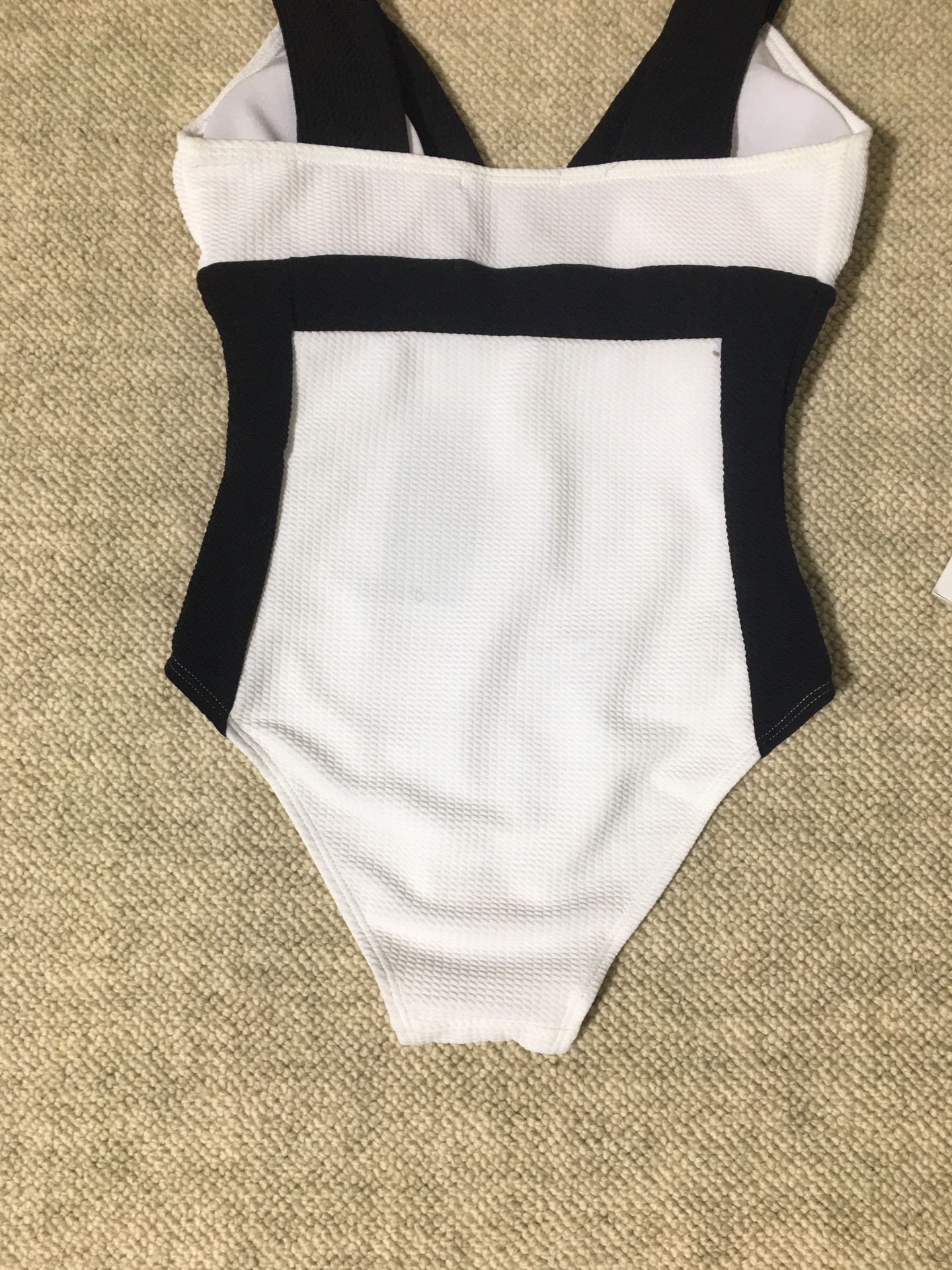 High Quality Women’s Clothes with Versace/Francissor Logo in Black-and-White, Various Sizes Available - 图片 9