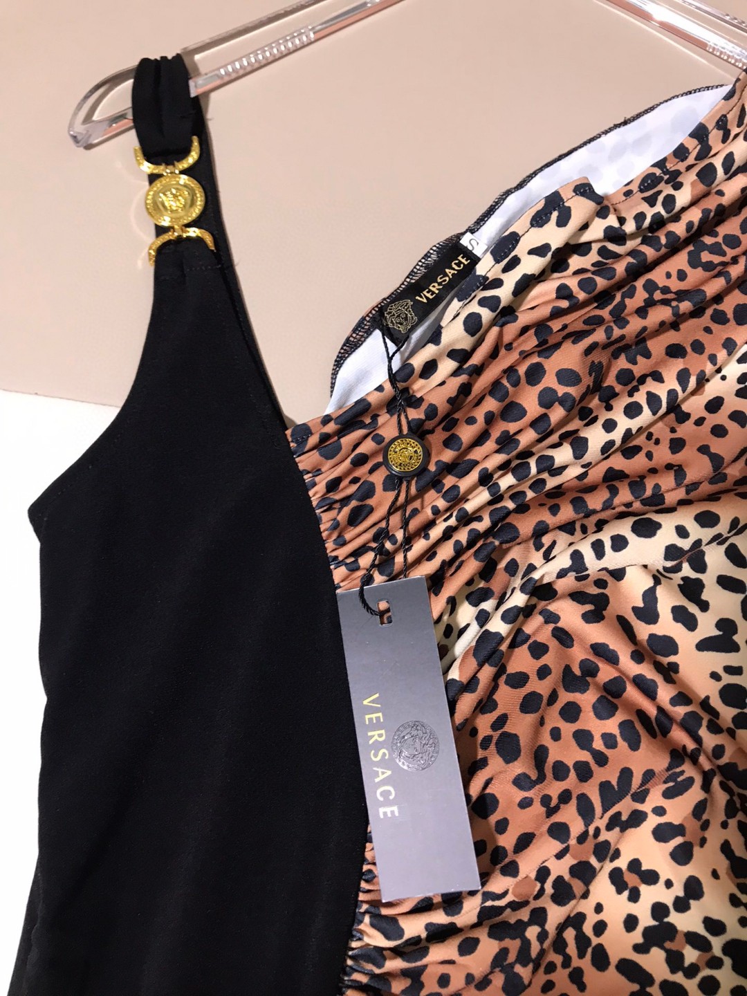 Luxury Women’s Outfits: Versace and French-Inspired High-End Quality Designs - 图片 6