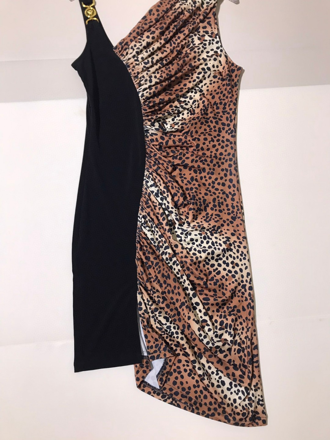 High-Quality Women’s Suit by Versace/Vanthélé: Asymmetrical Tweed Design with Leopard Print. - 图片 4
