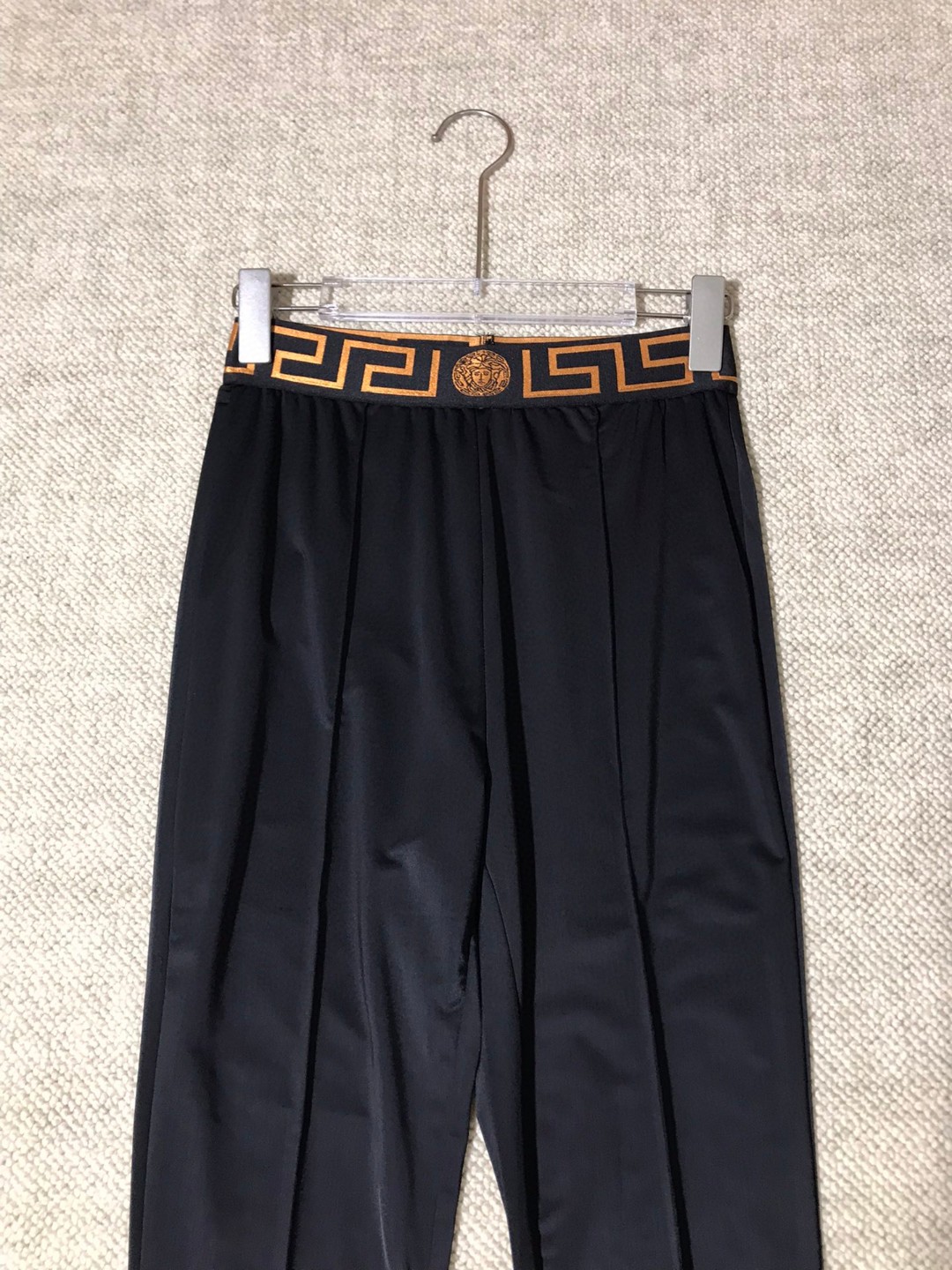 “High-Quality Women’s Clothes: Versace/Franch Chest, Miss Medusa, Stylish Legs, Ballistic Movement” - 图片 3