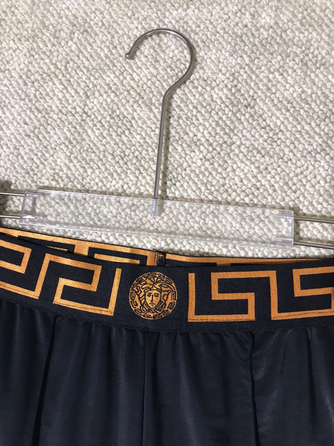 “High-Quality Women’s Clothes: Versace/Franch Chest, Miss Medusa, Stylish Legs, Ballistic Movement” - 图片 9