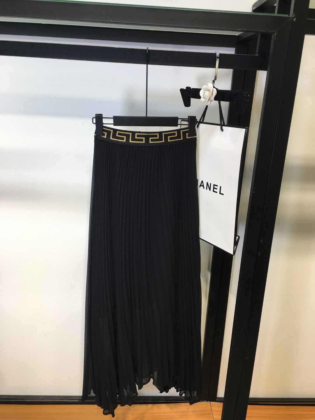 New Versace/Vanthezer Women’s Dress Collection Featuring Medusa’s Hair Design, Various Sizes - 图片 2