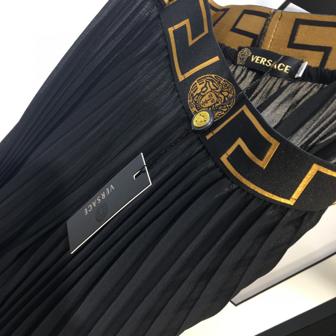 Versace/Franch Chest Women’s Dress with Medusa Hair Detail and Wide-Legged Pants - 图片 6