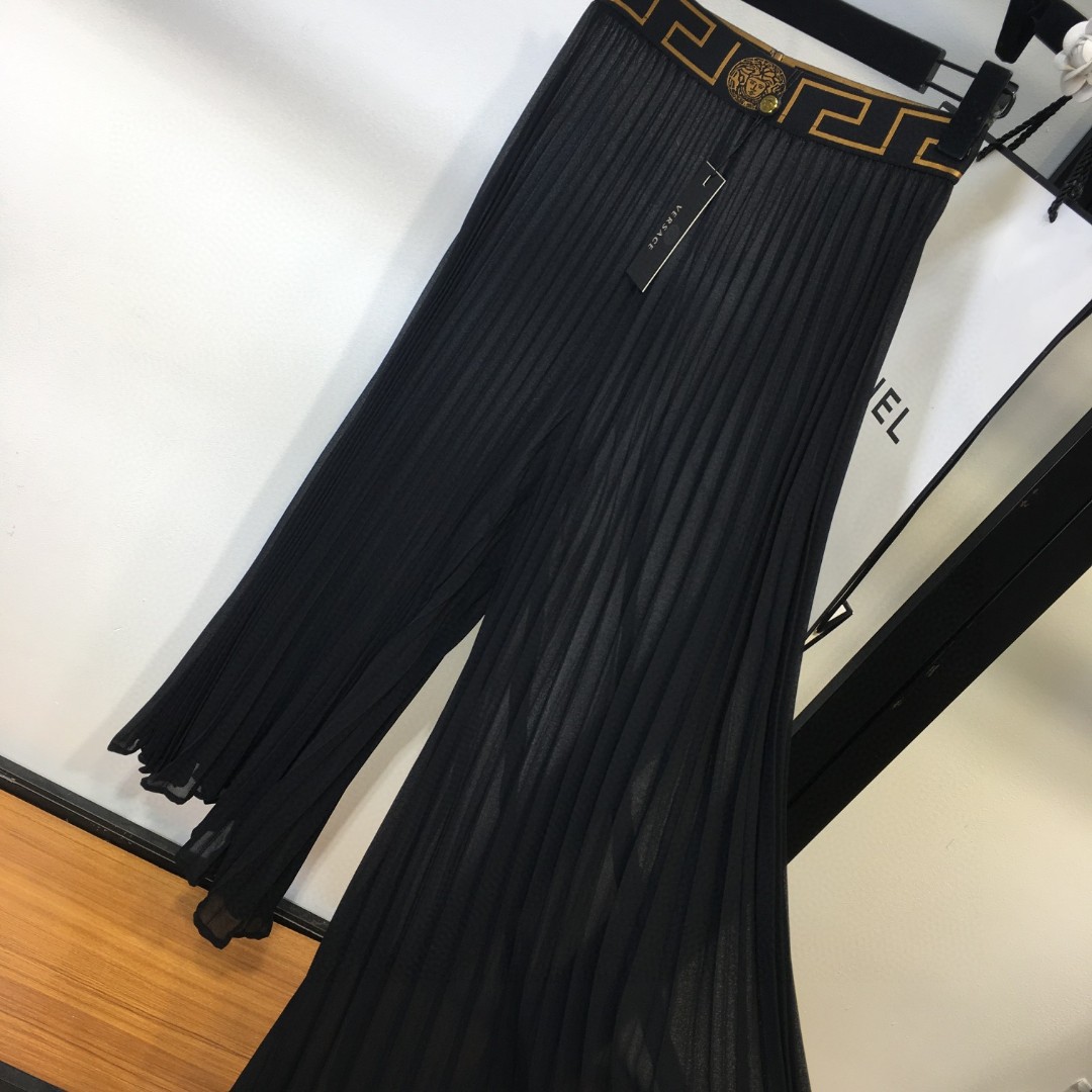 Versace/Franch Chest Women’s Dress with Medusa Hair Detail and Wide-Legged Pants - 图片 7