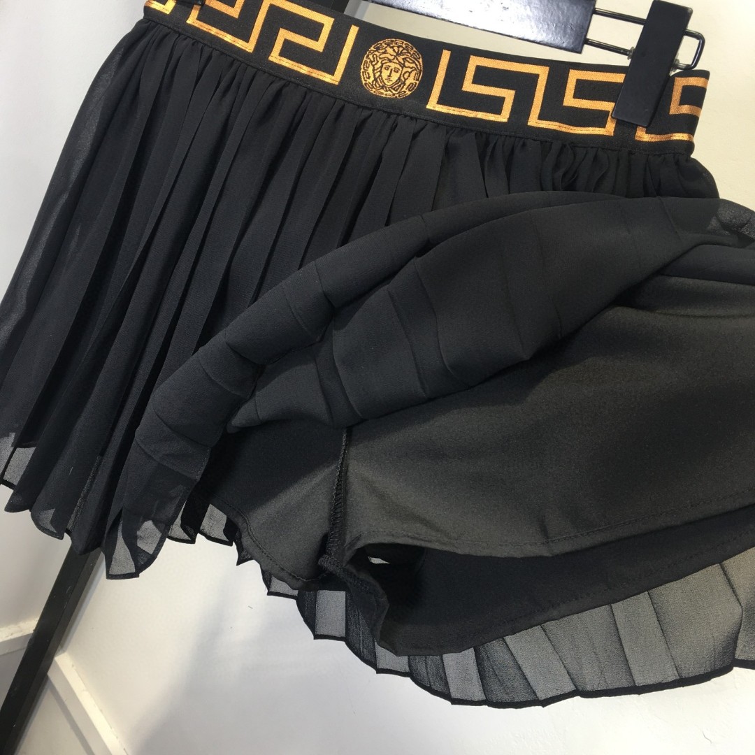 Versace women's 180 set Greek key trim Medusa camisole and pleated skirt two-piece set. Sizes S M L XL.-Big cat