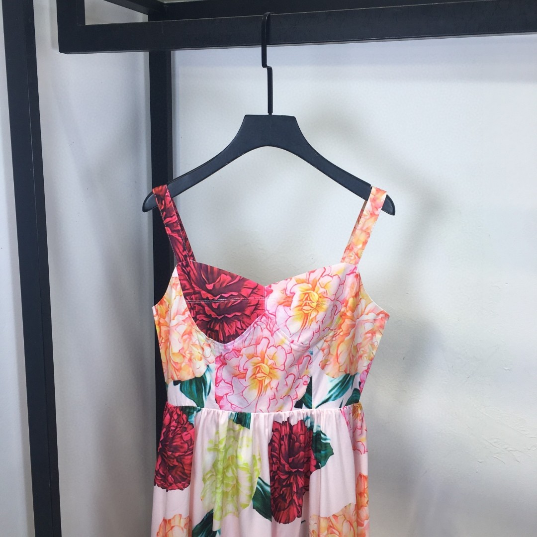 High-End Women’s Clothes: Versace von Schultz Pink Dress with Metal Lacerations - 图片 2