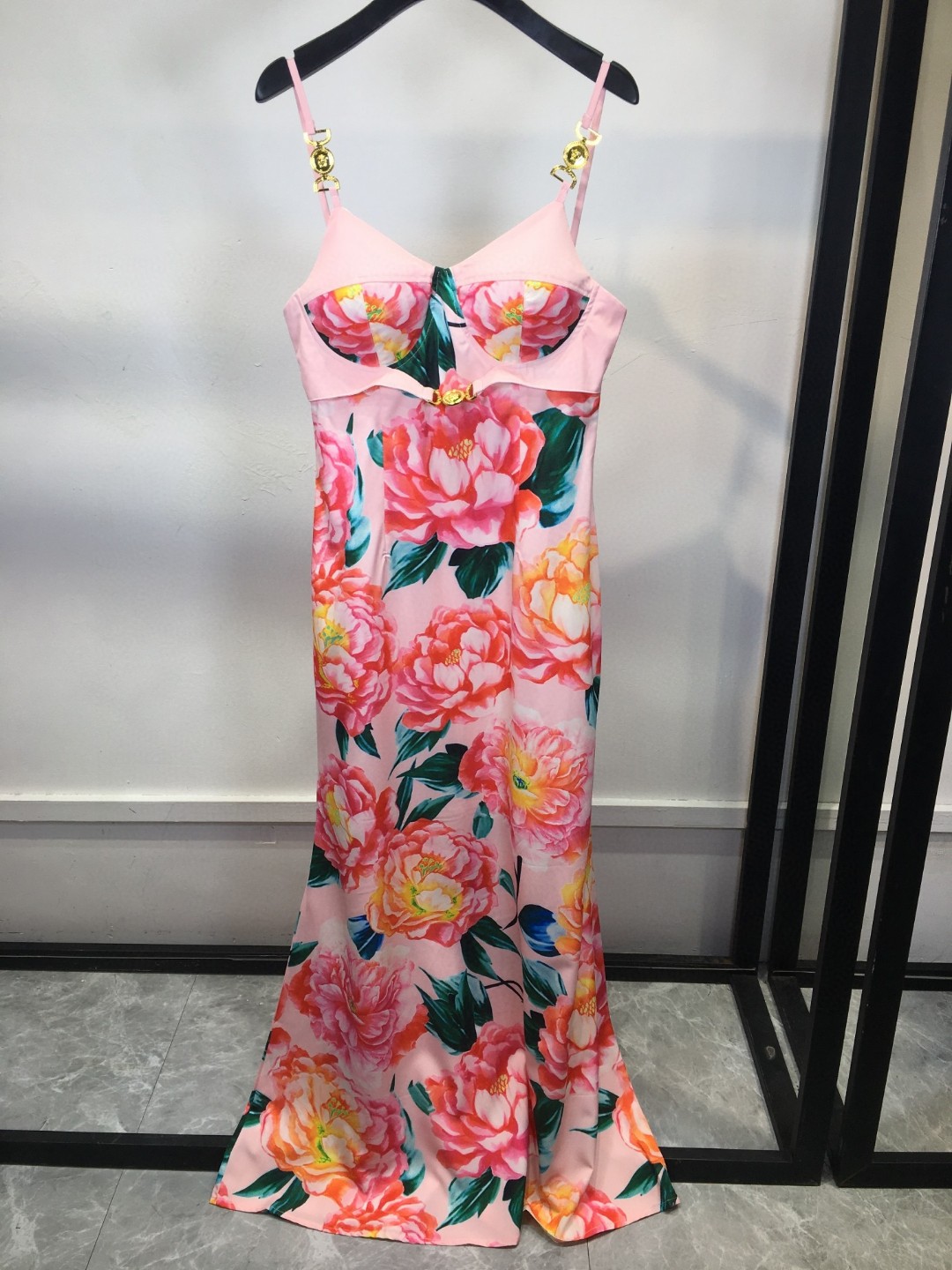 High-end Women’s Clothes: Versace von Schultz Tuxedo Dress with Metal Lacerations - 图片 1