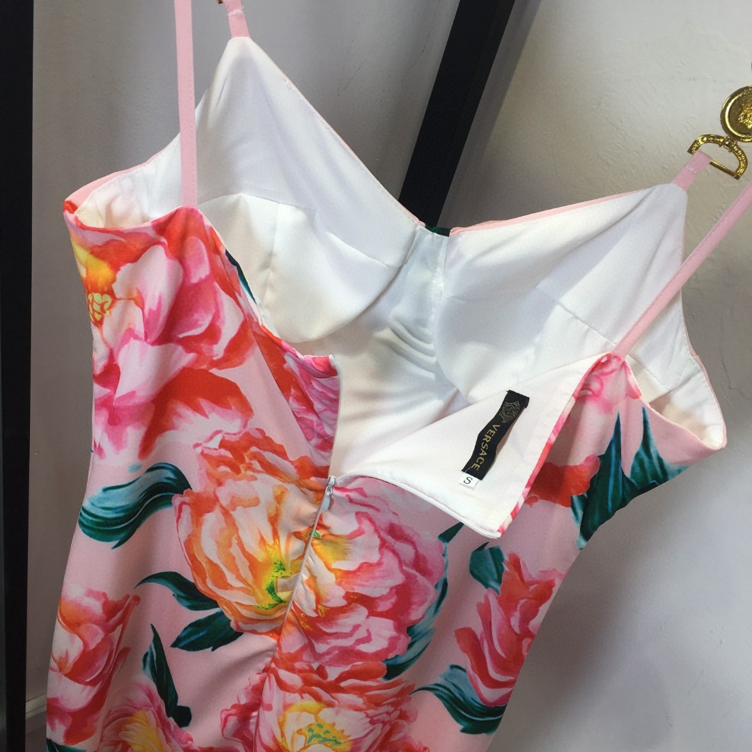 High-end Women’s Clothes: Versace von Schultz Tuxedo Dress with Metal Lacerations - 图片 9