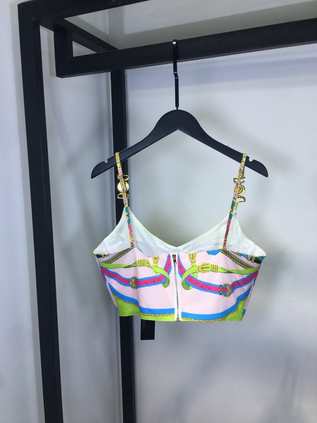 High-Quality Women’s Suits with Custom Metal Buttons and Versatile Designs - 图片 6