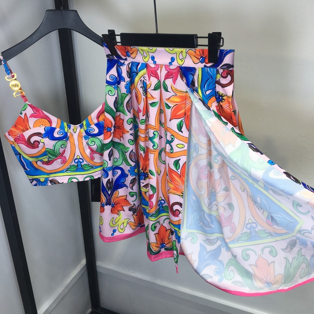 High-Quality Women’s Suits with Custom Metal Buttons and Versatile Designs - 图片 6