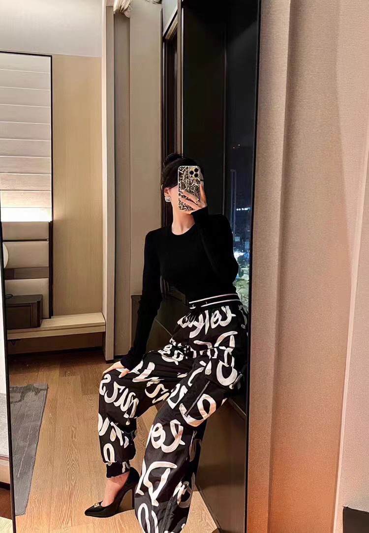 Trendy Dolce & Gabbana Women’s Clothes: High Quality with New Twisty Design - 图片 5