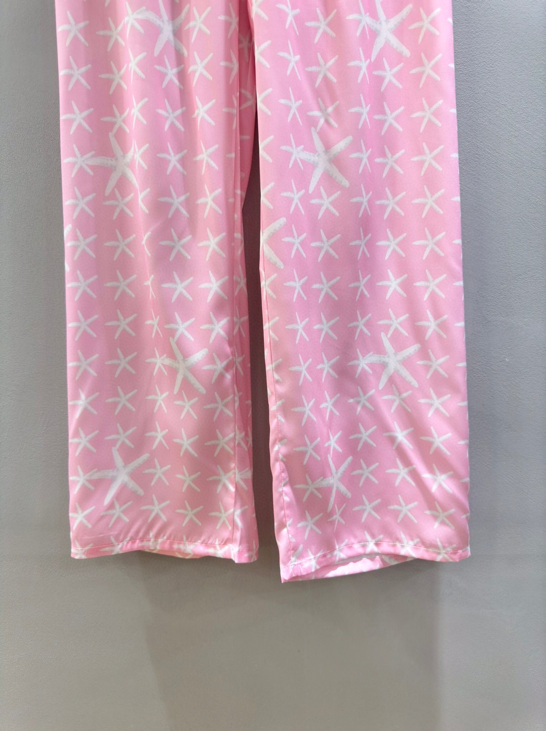 “High-End Women’s Cloaks by Versace/Van Siegles, New Pink Sea Star Print Pants” - 图片 6
