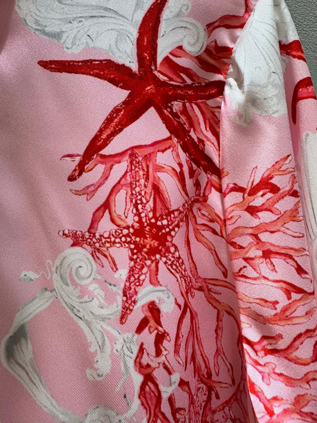High-End Women’s Clothes: Versace/Franchzer Packed, New Pink-Bottomed Seastar Shirt, Various Sizes. - 图片 5