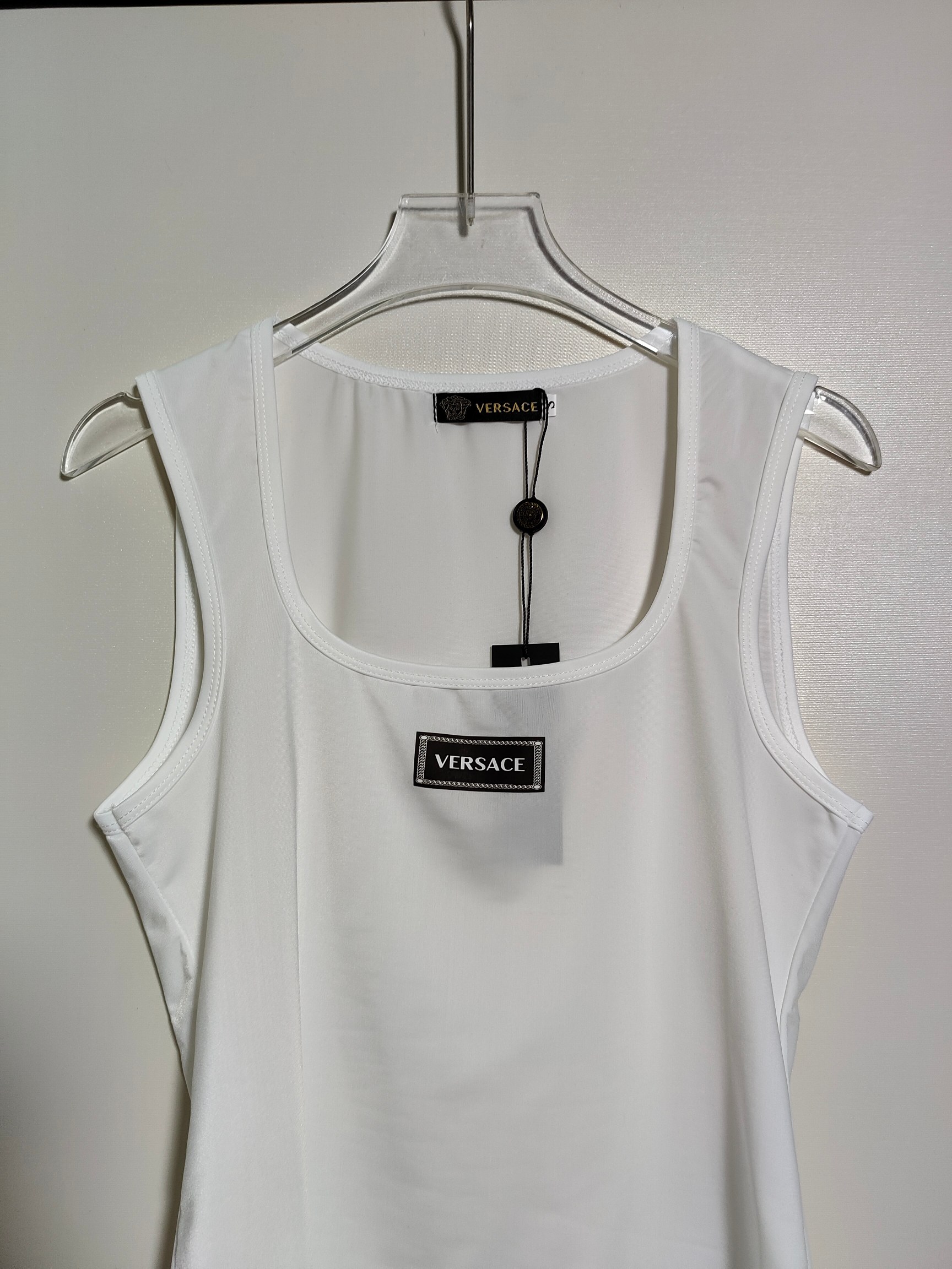 High-end Versace/Franch Cheol Women’s Clothes with Quality Packaging: Ms. Marko’s Monolithic Shirt - 图片 3