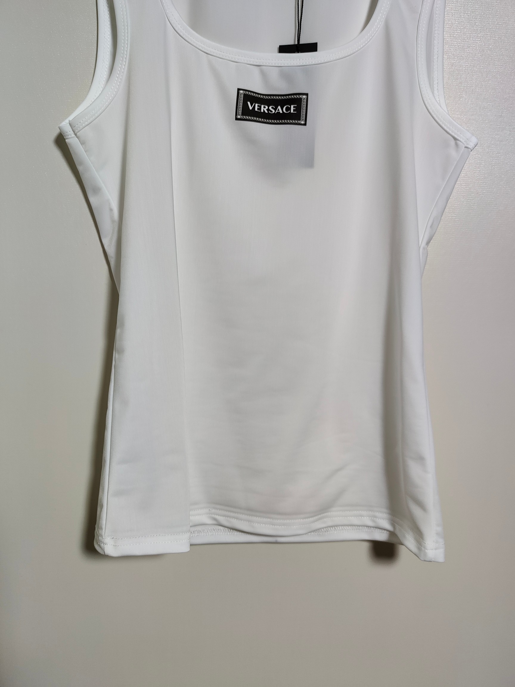 High-end Versace/Franch Cheol Women’s Clothes with Quality Packaging: Ms. Marko’s Monolithic Shirt - 图片 4