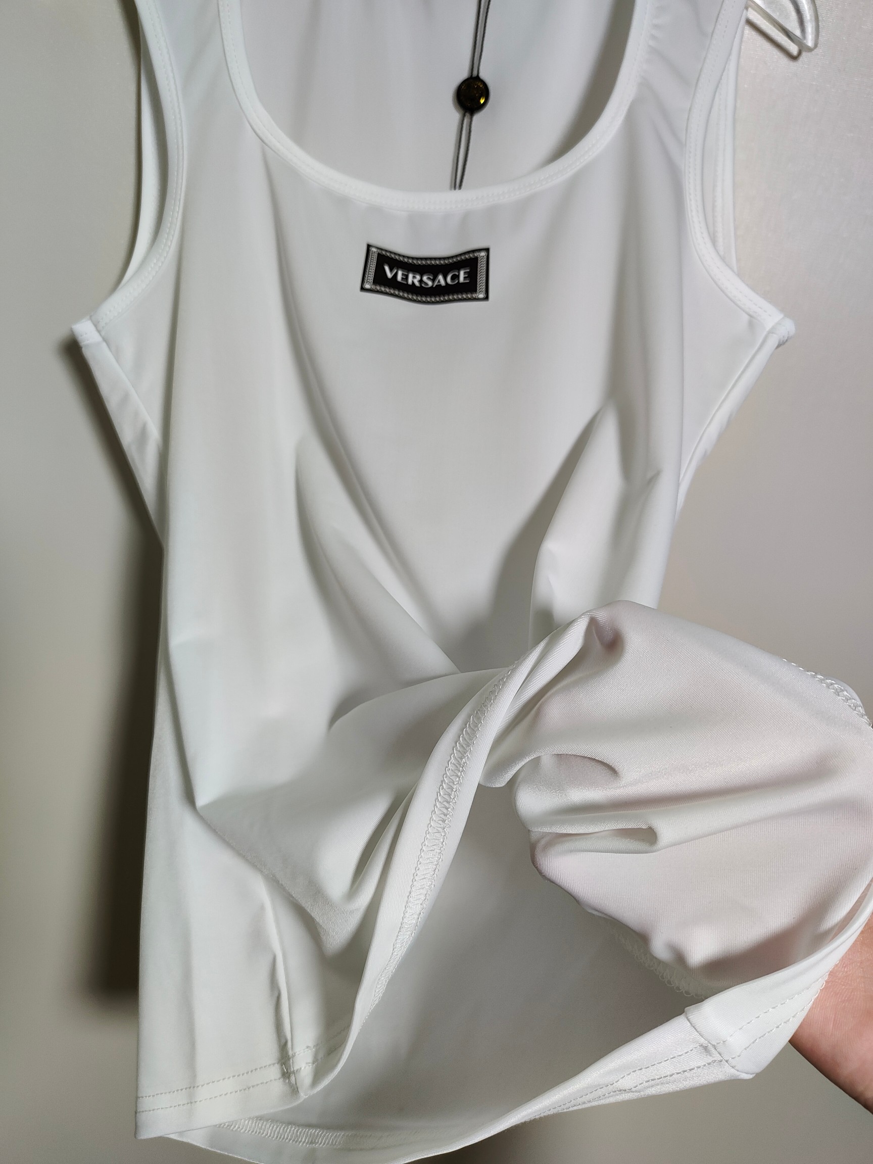 High-end Versace/Franch Cheol Women’s Clothes with Quality Packaging: Ms. Marko’s Monolithic Shirt - 图片 6