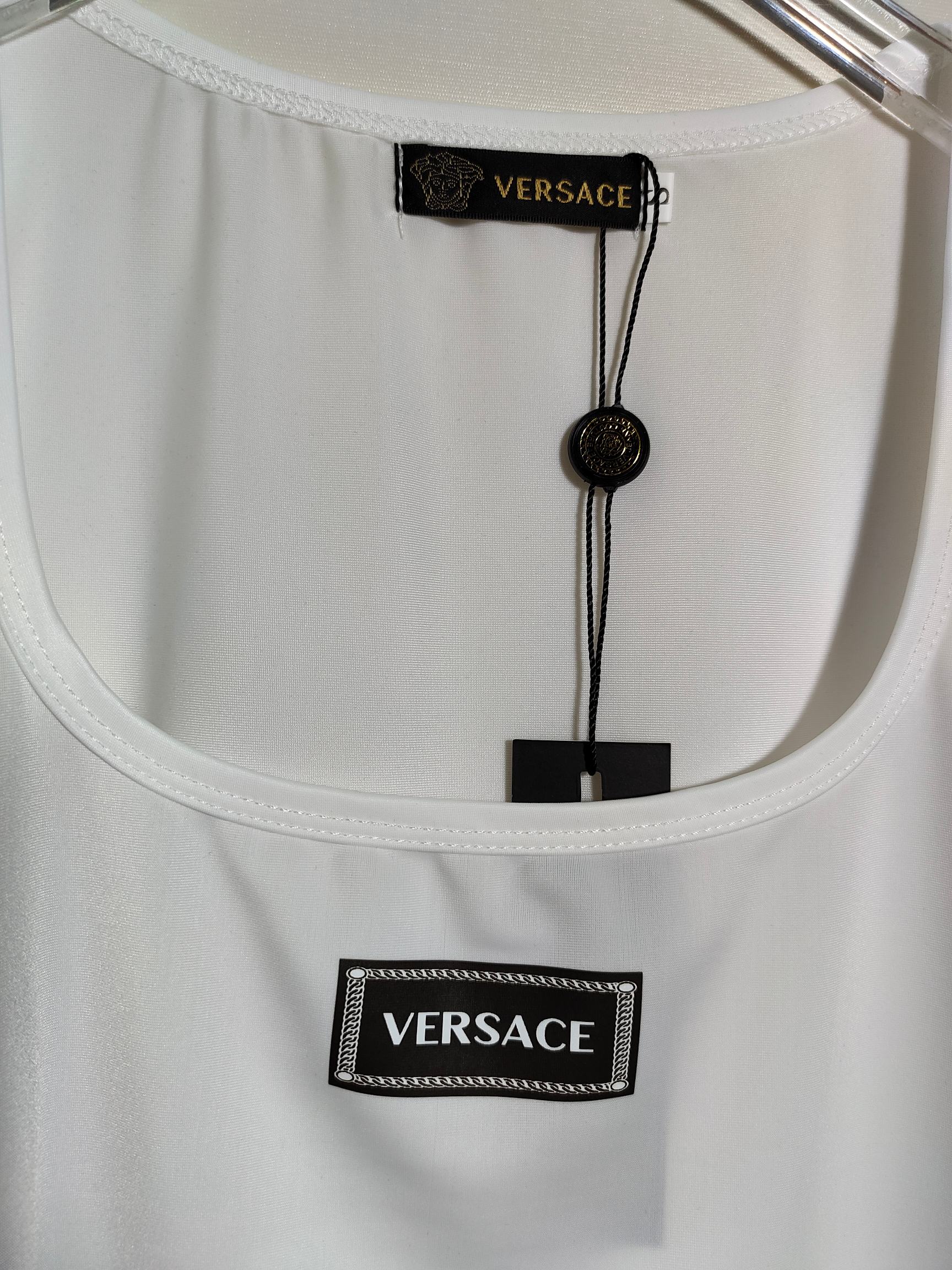 High-end Versace/Franch Cheol Women’s Clothes with Quality Packaging: Ms. Marko’s Monolithic Shirt - 图片 7