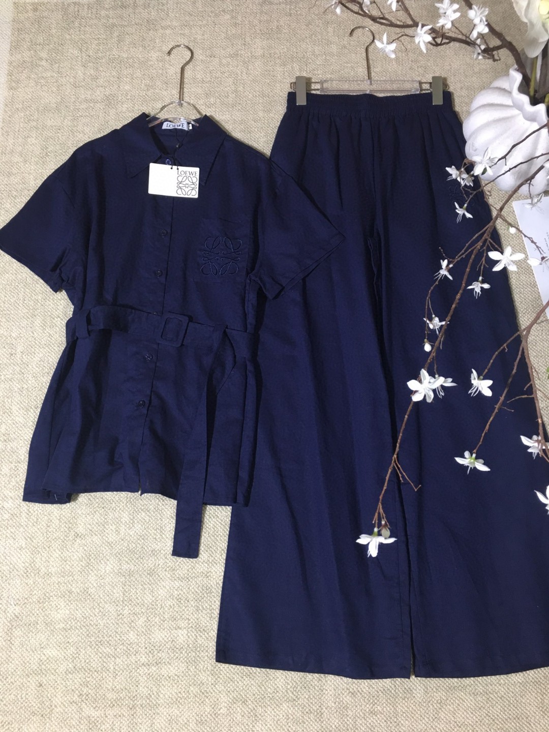 High-End Women’s Suit with Embroidered Short-Sleeved Shirt and Thongs in Various Sizes