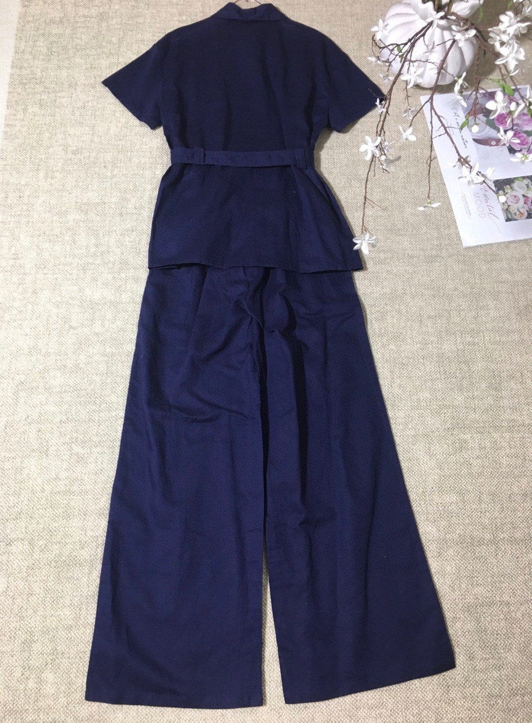 High-End Women’s Suit with Embroidered Short-Sleeved Shirt and Thongs in Various Sizes - 图片 9