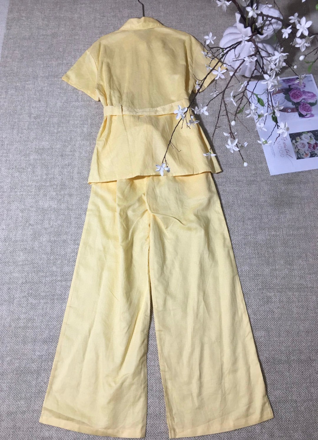 High-End Women’s Suit with Embroidered Short-Sleeve Shirt and Thongs in Various Sizes - 图片 8