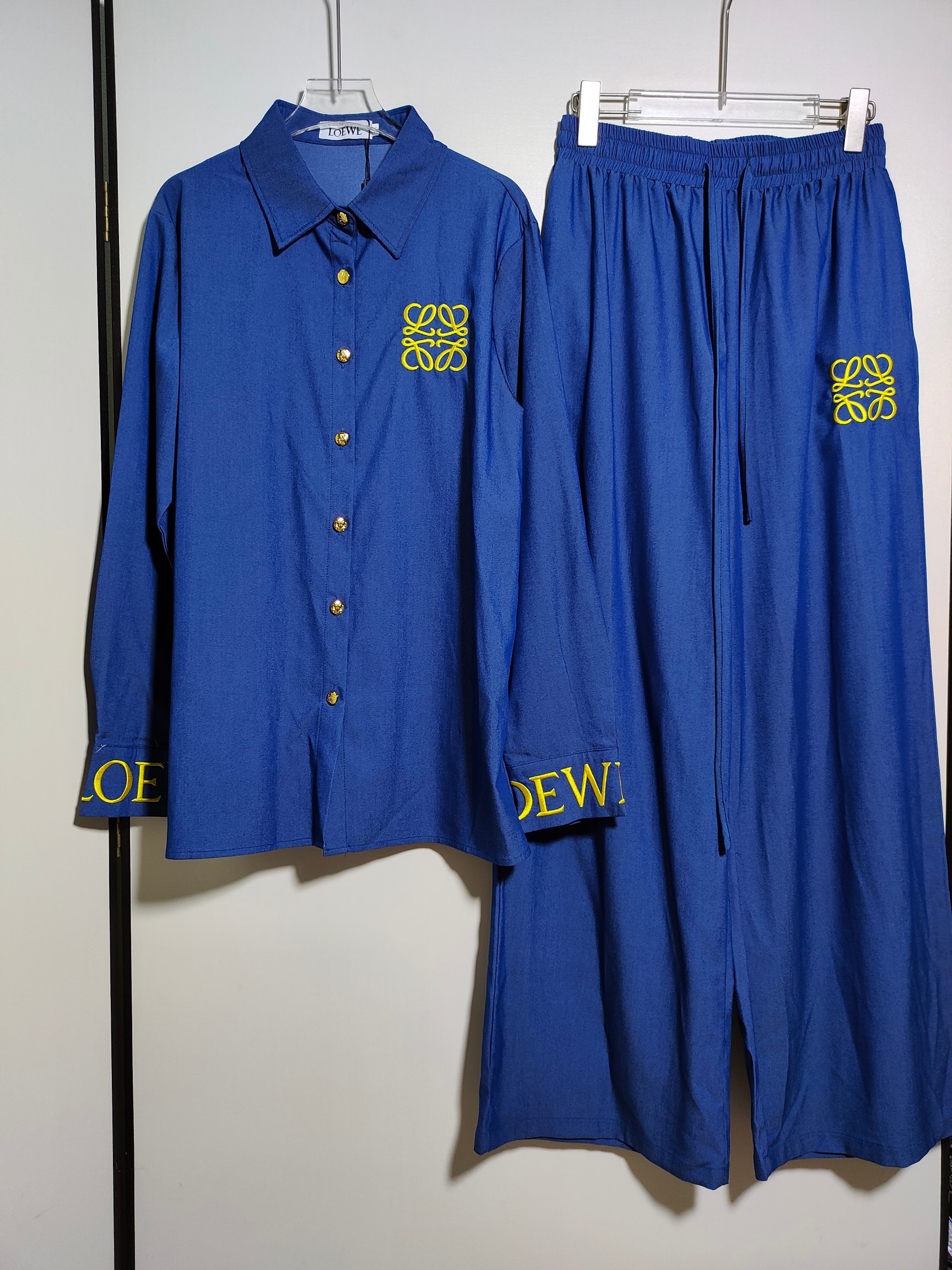 High-End Women’s Clothing Sets with Custom Embroidery and Stylish Details: LOEW Collection - 图片 1