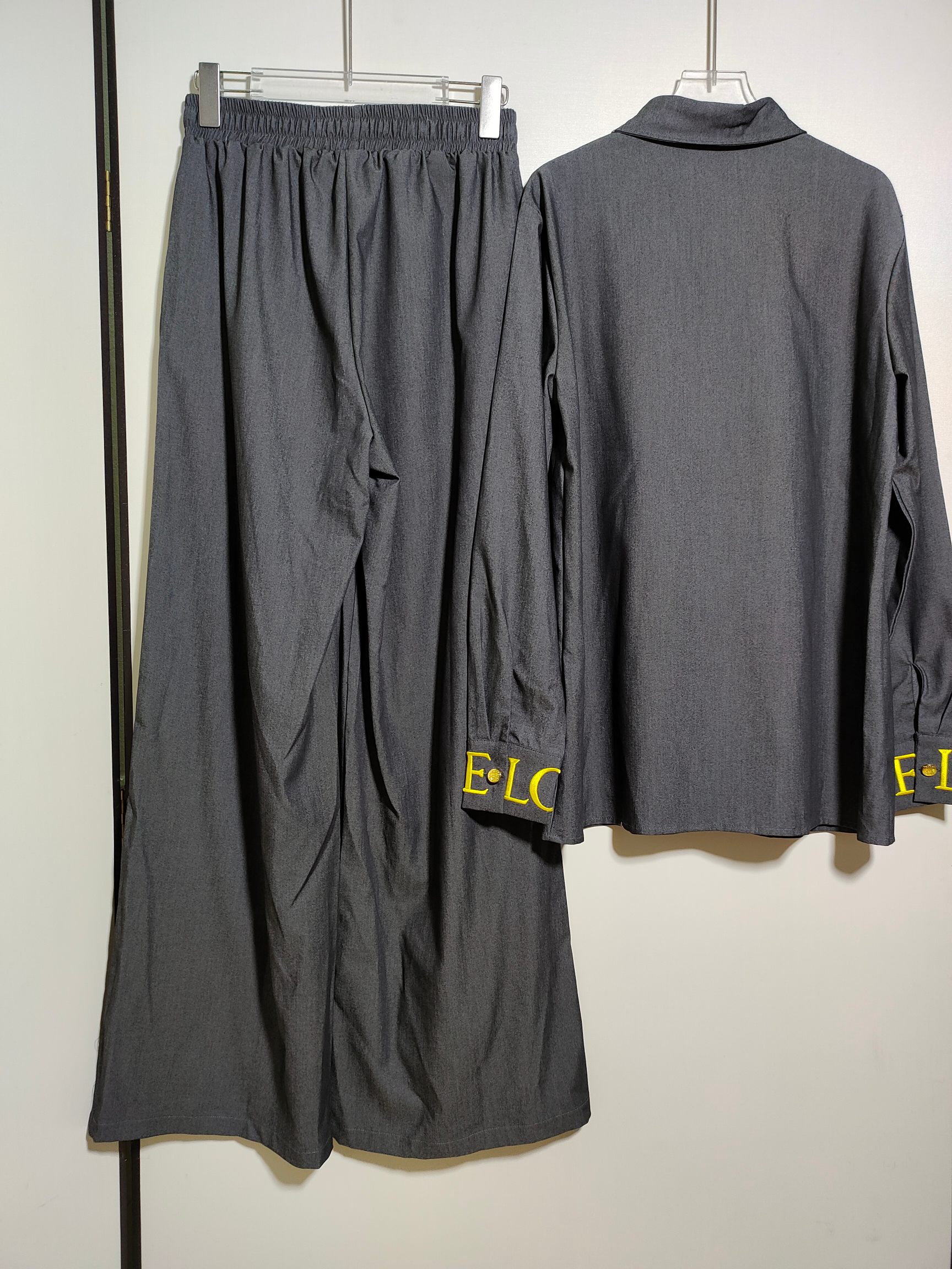 High-End Quality Women’s Clothing Set with Custom Embroidery and Wide-Legged Pants - 图片 3