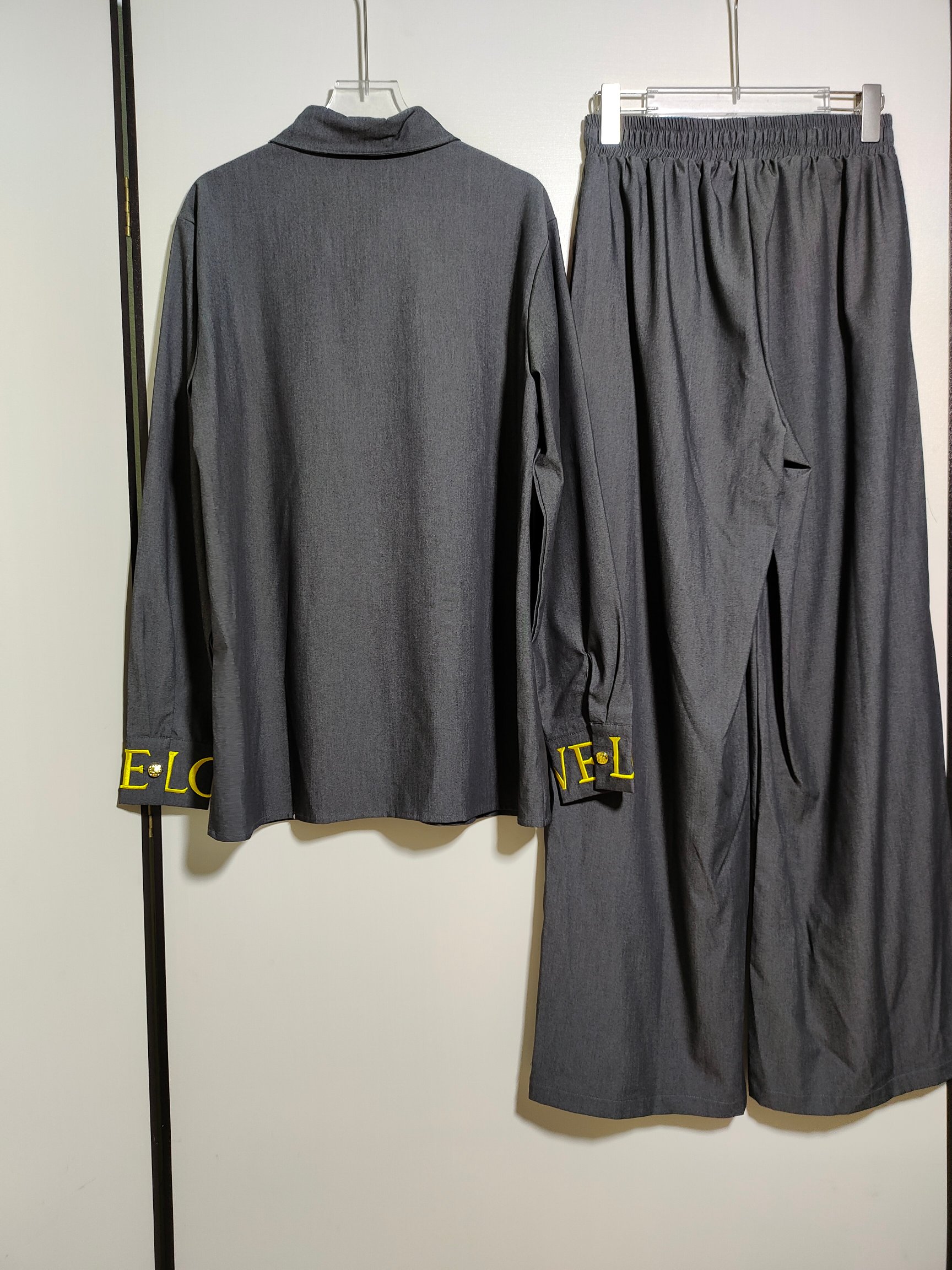 High-End Quality Women’s Clothing Set with Custom Embroidery and Wide-Legged Pants - 图片 4