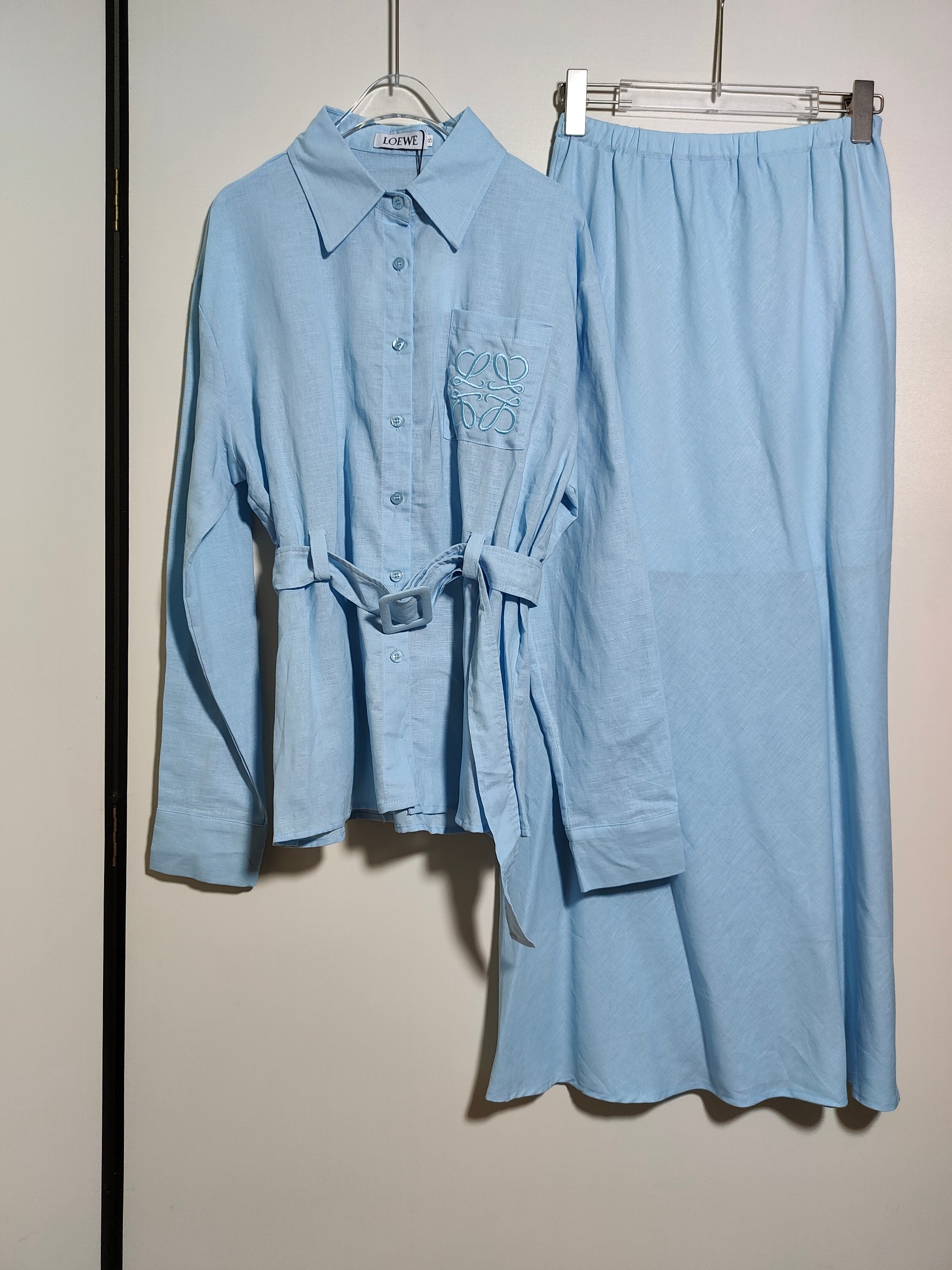 High-End Quality Women’s Clothing Sets with Embroidered Sleeves and Waist-Belt Shirt