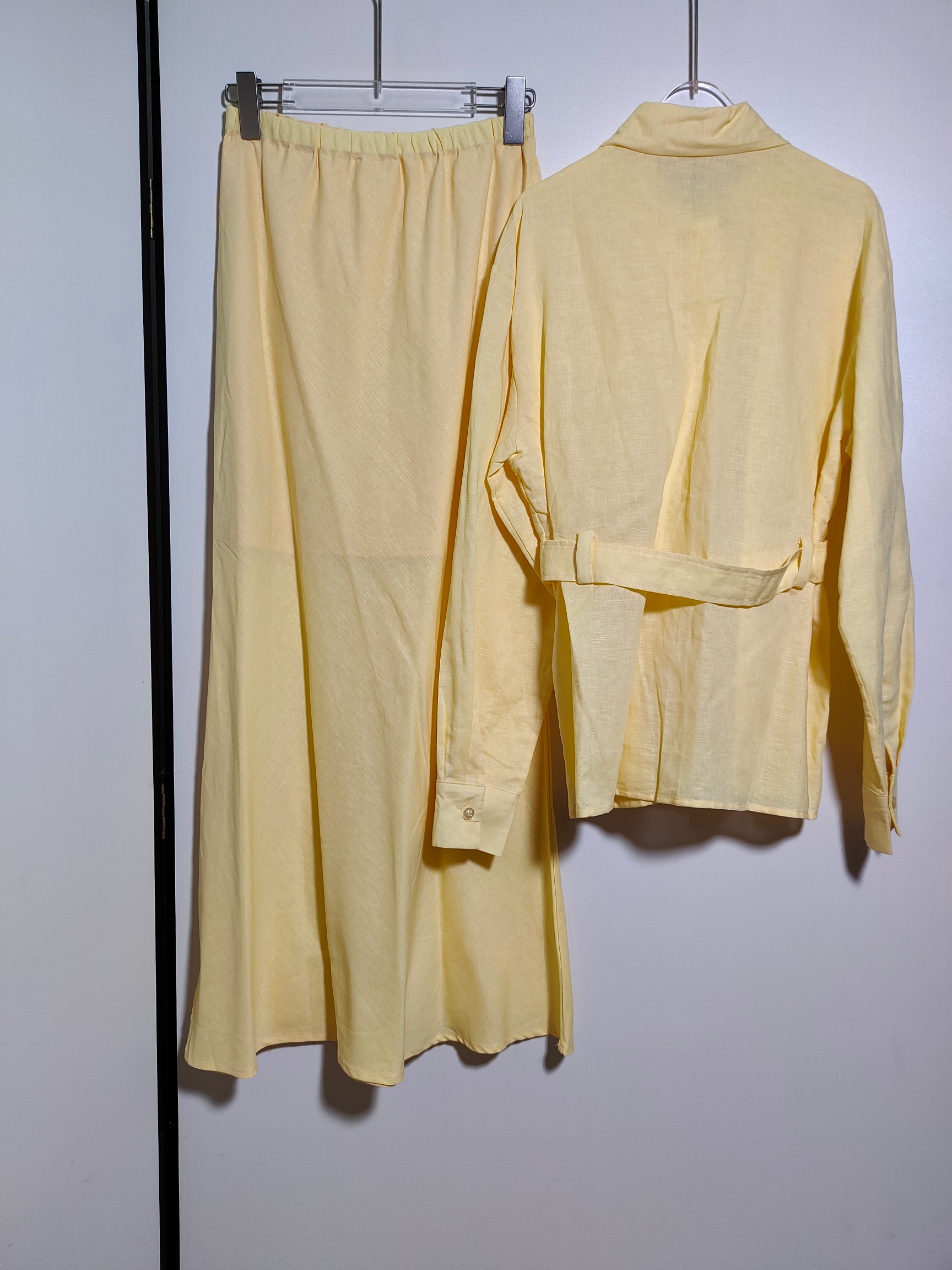 High-End Quality Women’s Clothing Sets with Embroidered Sleeves and Waist-Belt Shirt - 图片 4