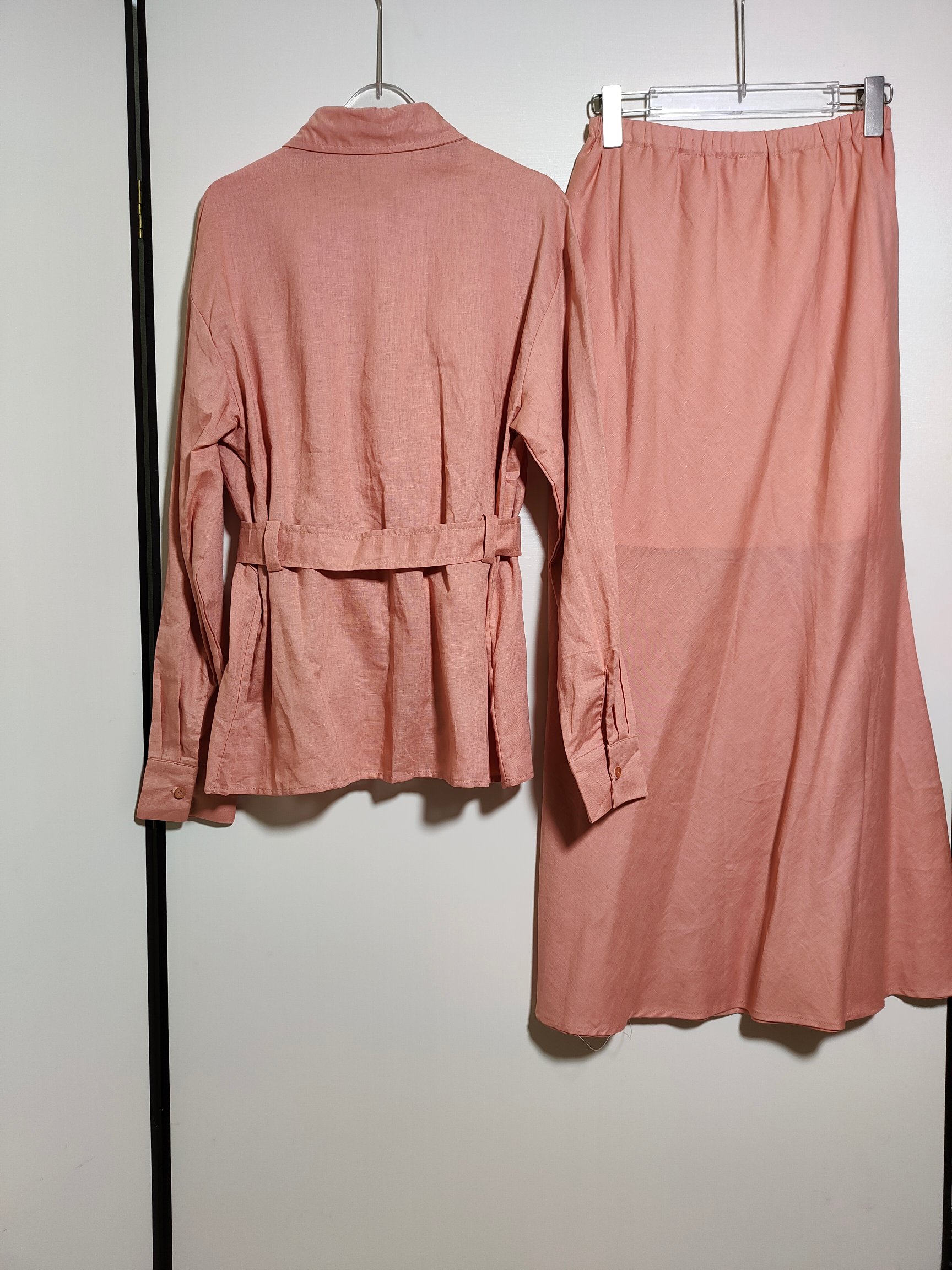 High-End Quality Women’s Clothing Sets with Embroidered Sleeves and Waist-Belt Shirt - 图片 3