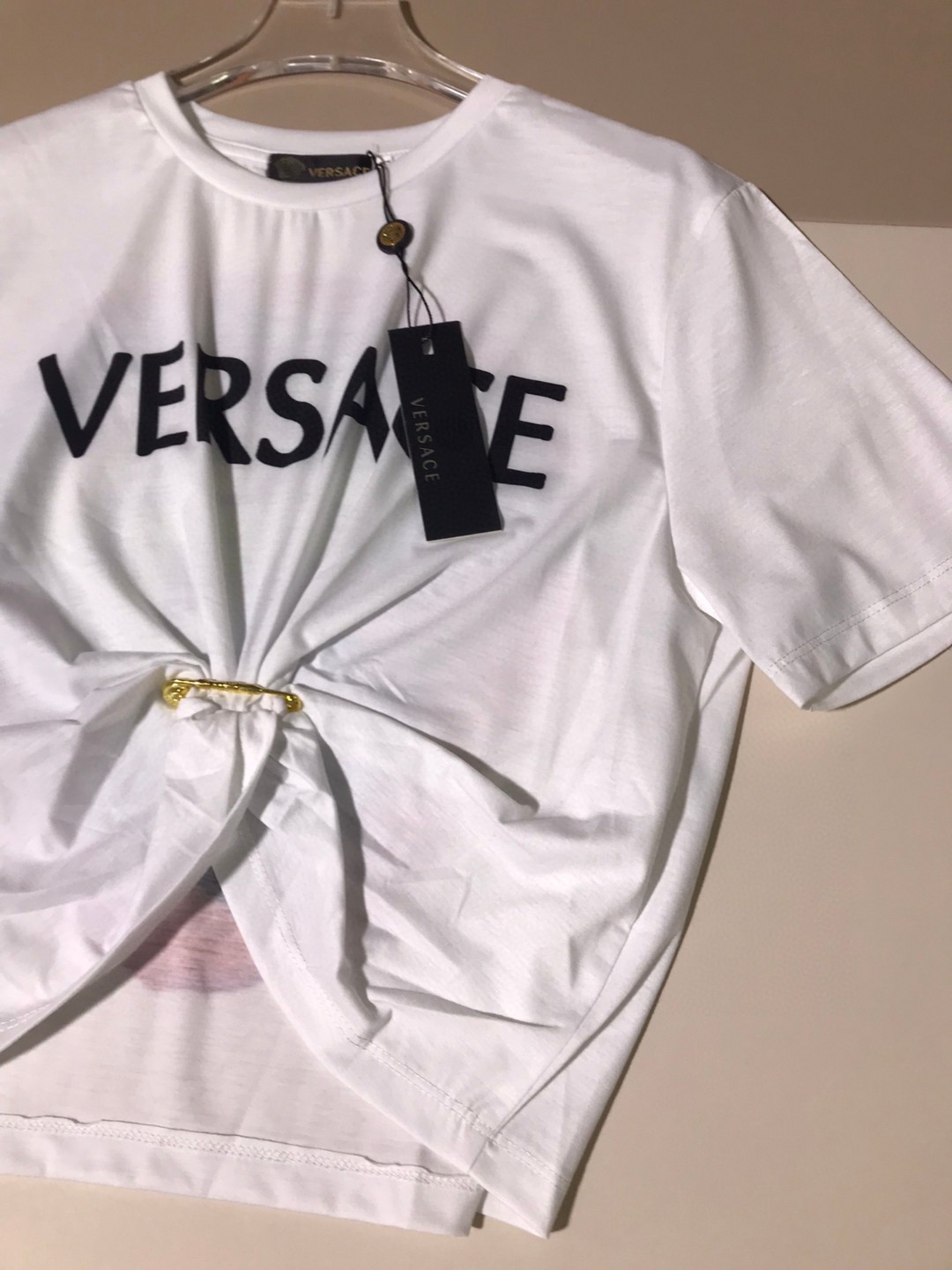 High Quality Women’s Clothes Featuring Versace/Franch Chest Book Series T-shirts in Various Sizes - 图片 7