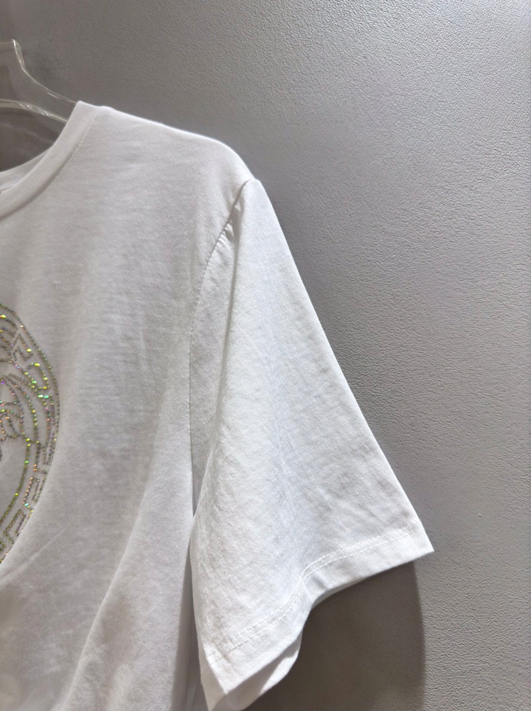 P299 HIGH-QUALITY WOMEN’S DRESS WITH PACKAGING VERSACE/ VAN SAGEUR MEDUSA’S METALLIC BUTTON T-SHIRT. SMLXL - 图片 7