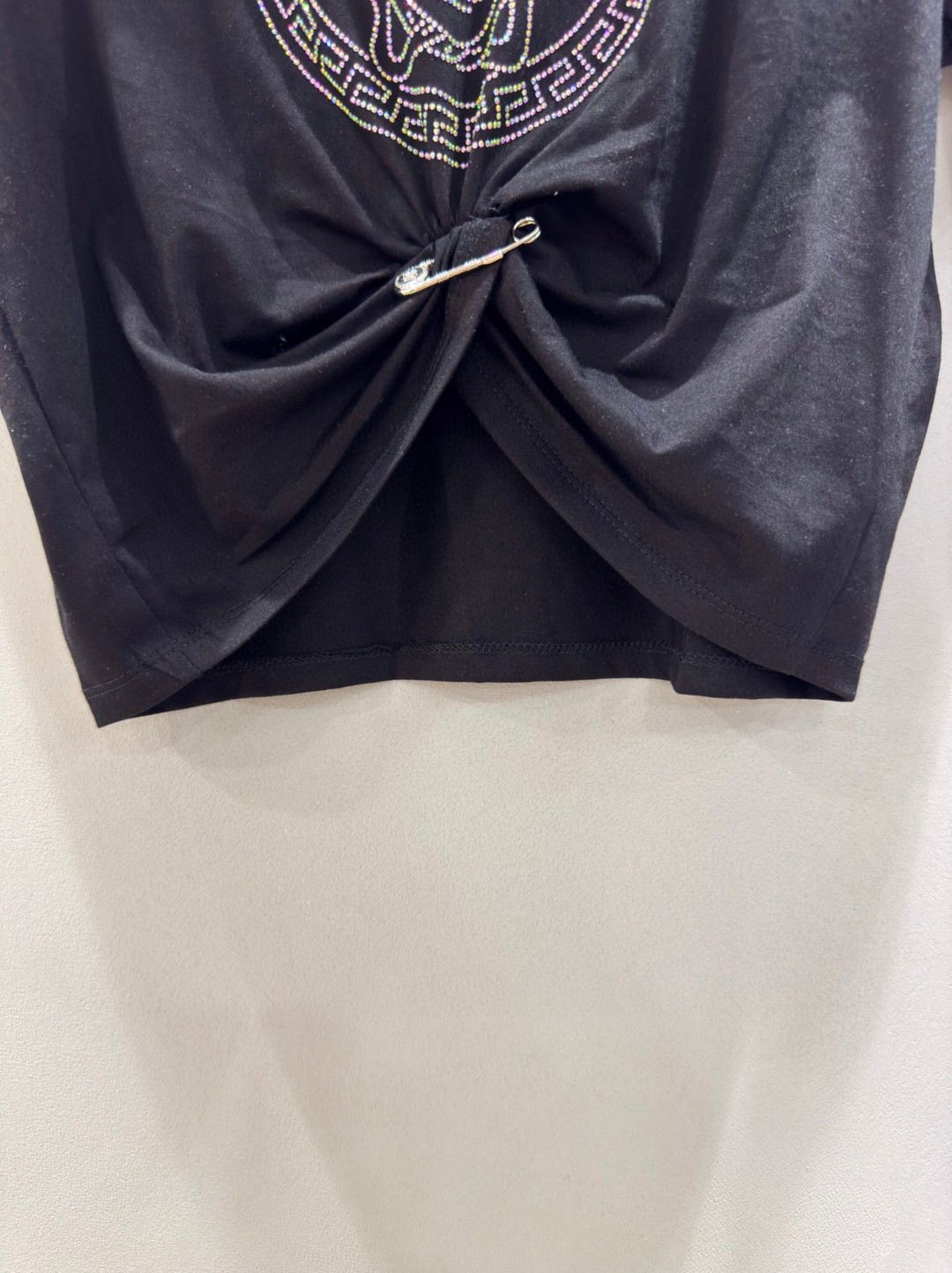 P299 HIGH-QUALITY WOMEN’S DRESS WITH PACKAGING VERSACE/ VAN SAGEUR MEDUSA’S METALLIC BUTTON T-SHIRT. SMLXL - 图片 9