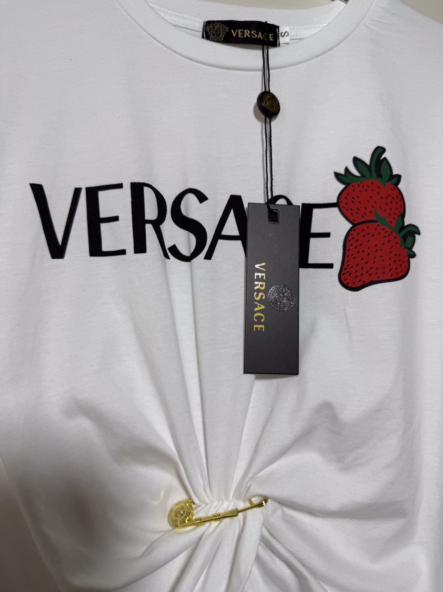 High Quality Women’s Clothes: Versace/Van Styrofoyol Series with Ms Strawberry Zipper Marker Logo Letter Zipper Zilong T-shirt. - 图片 4