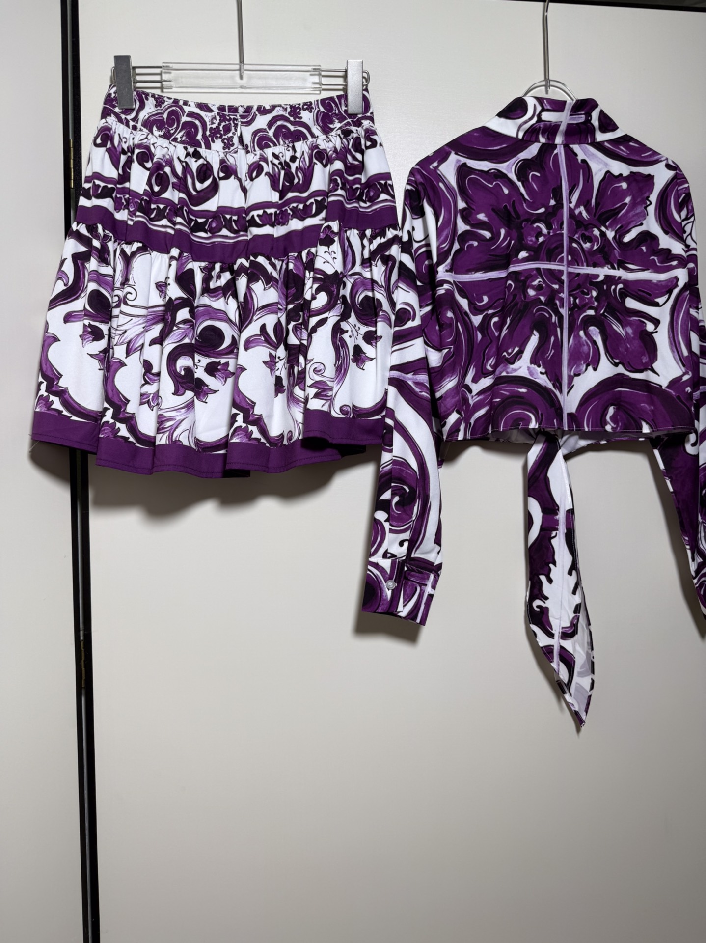 High-End Quality Women’s Clothing Set: D&G/Dolce & Gabbana Purple Package in Various Sizes - 图片 4