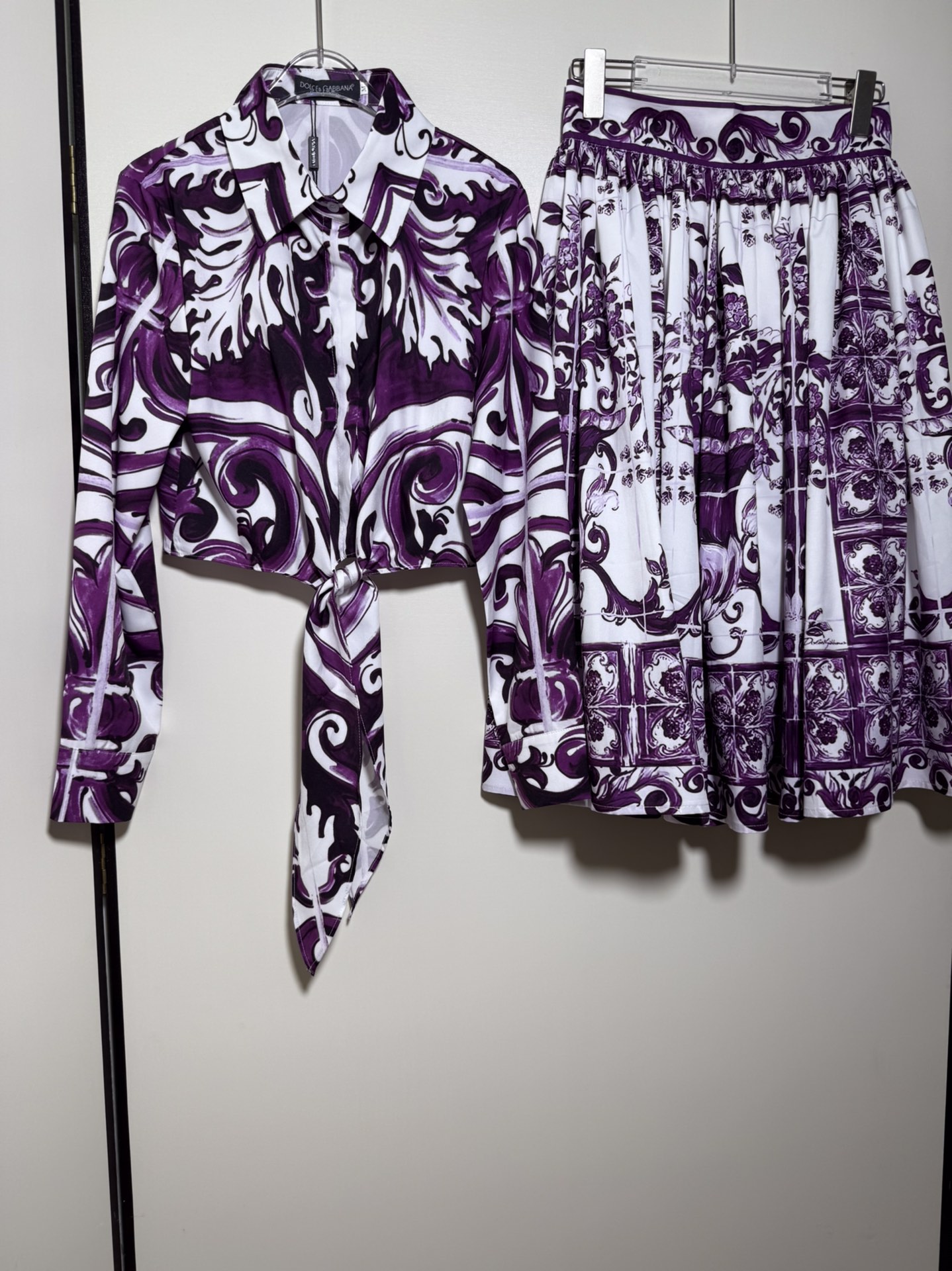 High-End Quality Women’s Clothing Set by D&G/Dolce & Gabbana in Various Sizes - 图片 1