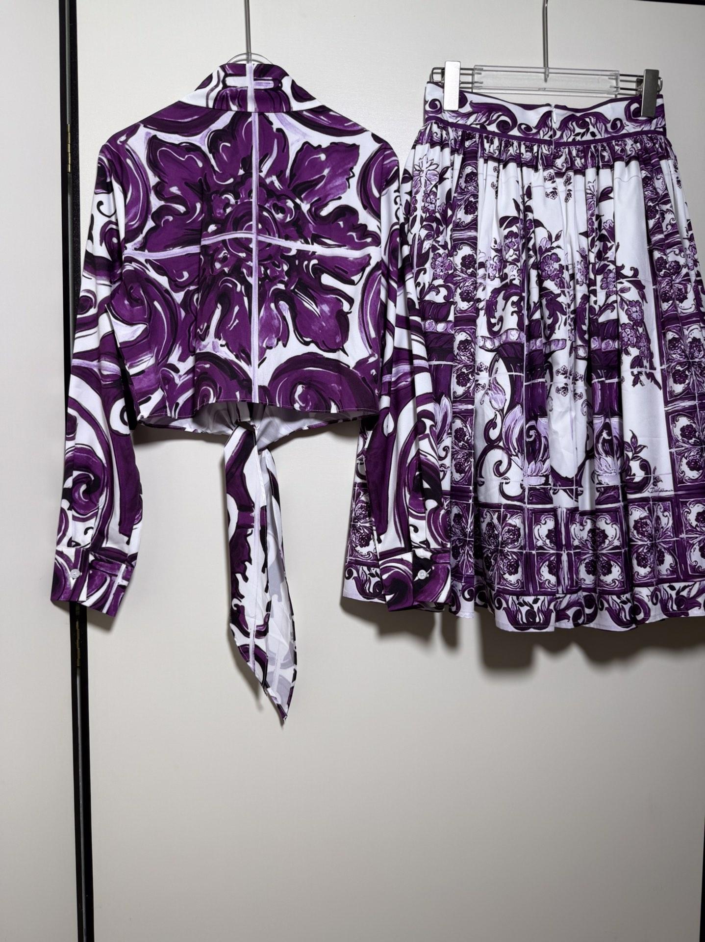 High-End Quality Women’s Clothing Set by D&G/Dolce & Gabbana in Various Sizes - 图片 2