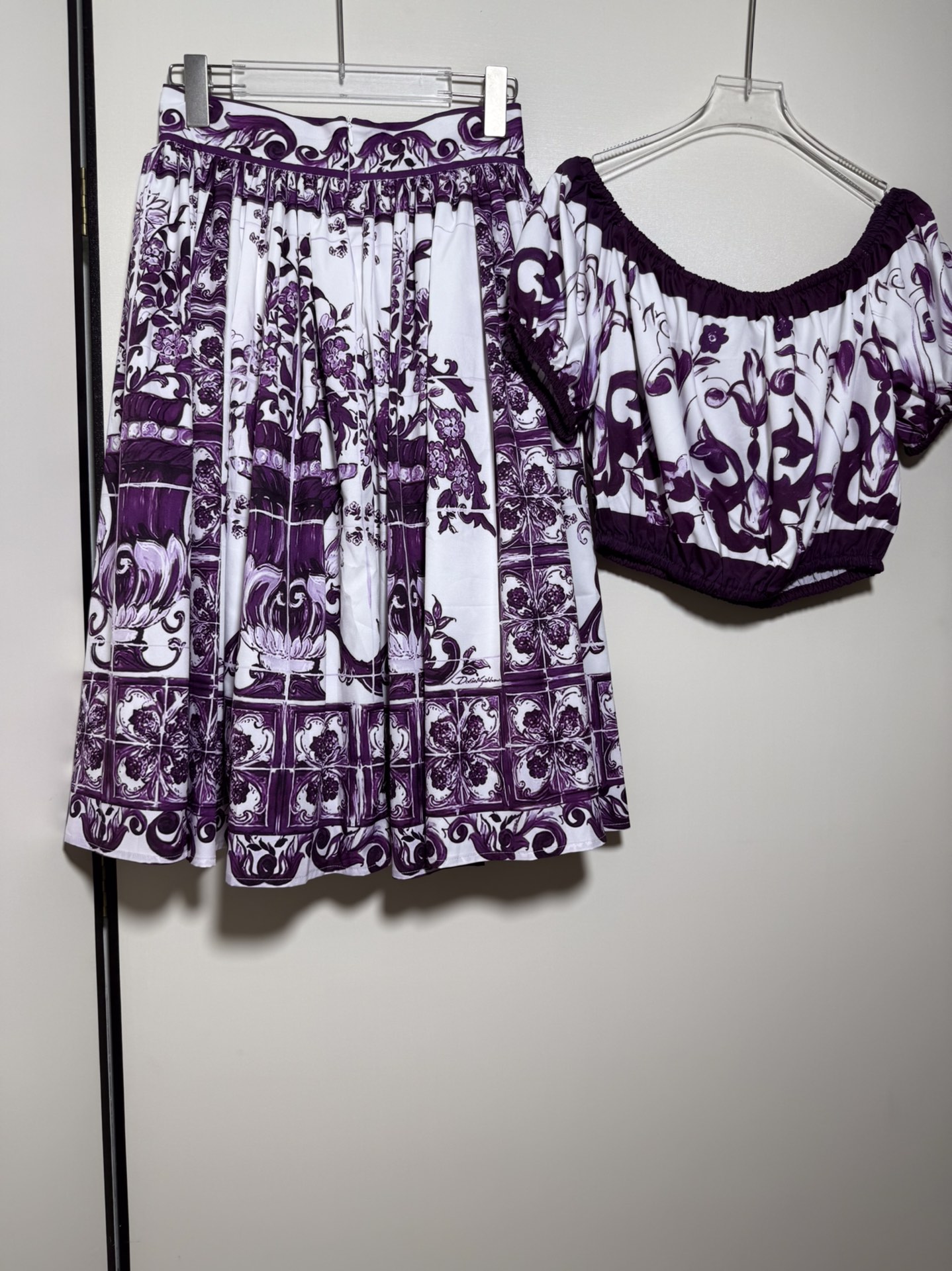 High-End Quality Women’s Clothing Sets with D&G Packaging in Various Sizes - 图片 4