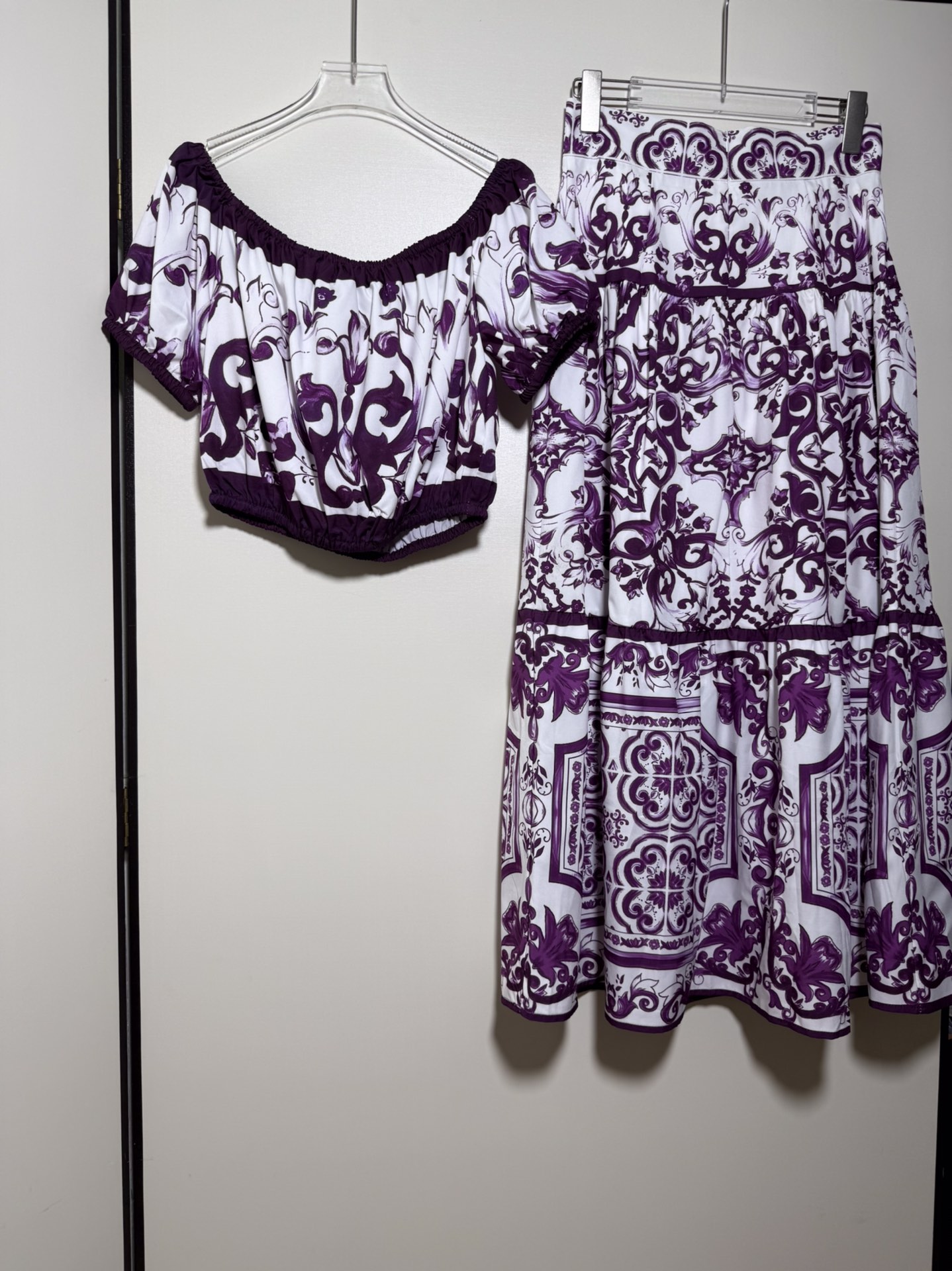 High-End Quality Women’s Clothing Sets with D&G/Dolce & Gabbana Packaging in Various Sizes - 图片 2
