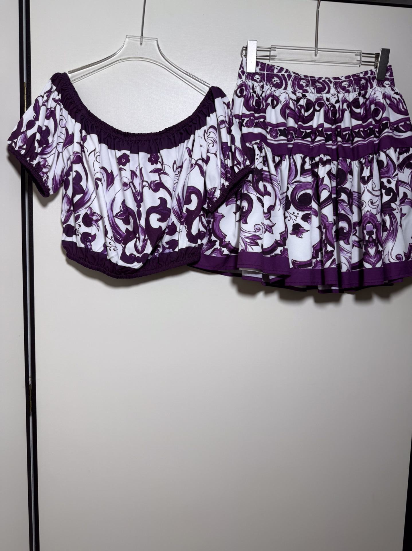 High-End Quality Women’s Clothing Sets by D&G/Dolce & Gabbana: Sizes SMLXL - 图片 1