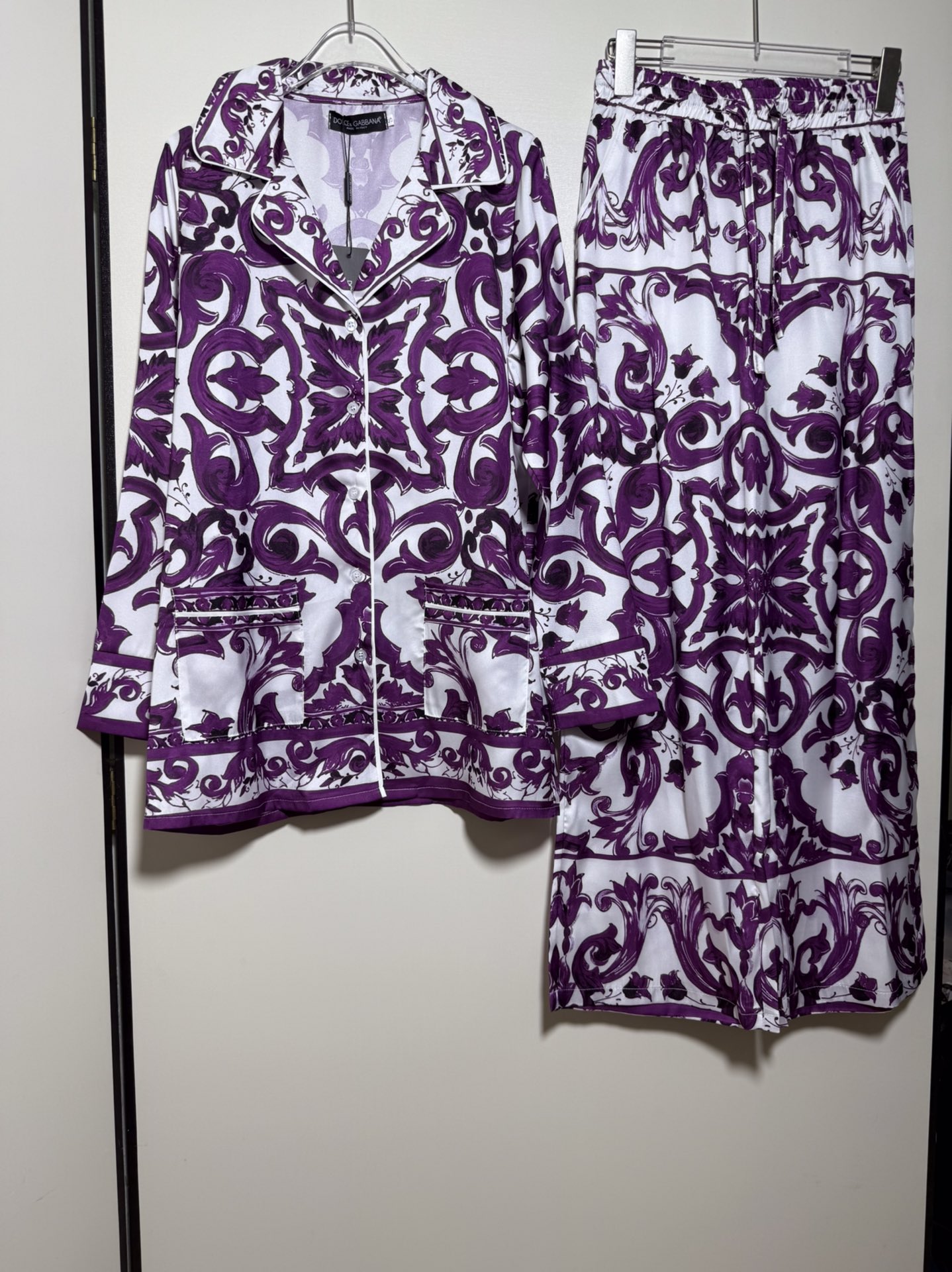 High-End Women’s Clothes Set with New Purple Pyjamas Suit for Ms. DG Dugarbana - 图片 3