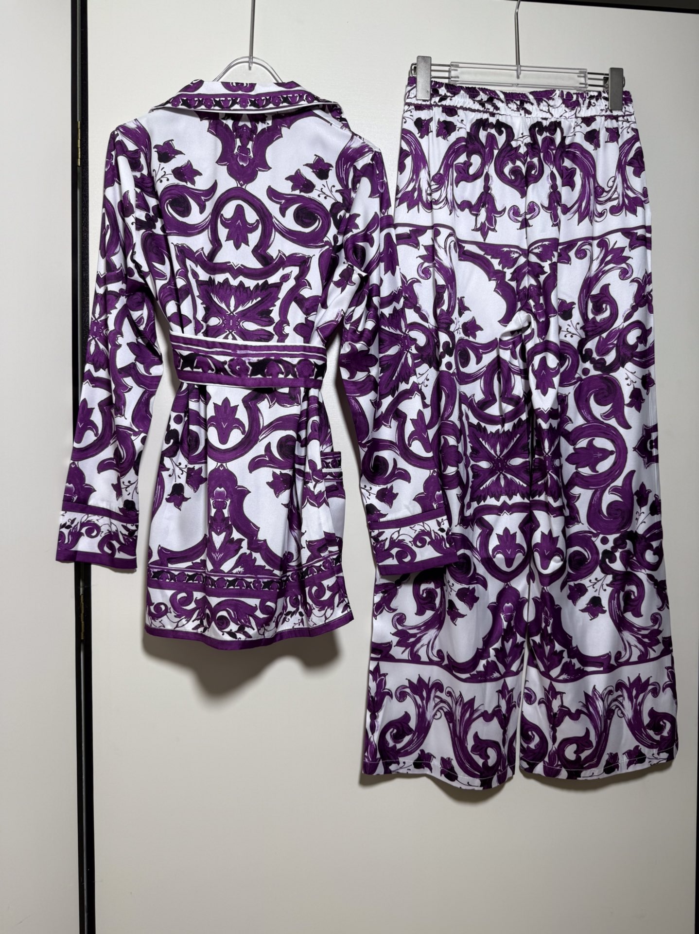 High-End Women’s Clothes Set with New Purple Pyjamas Suit for Ms. DG Dugarbana - 图片 5
